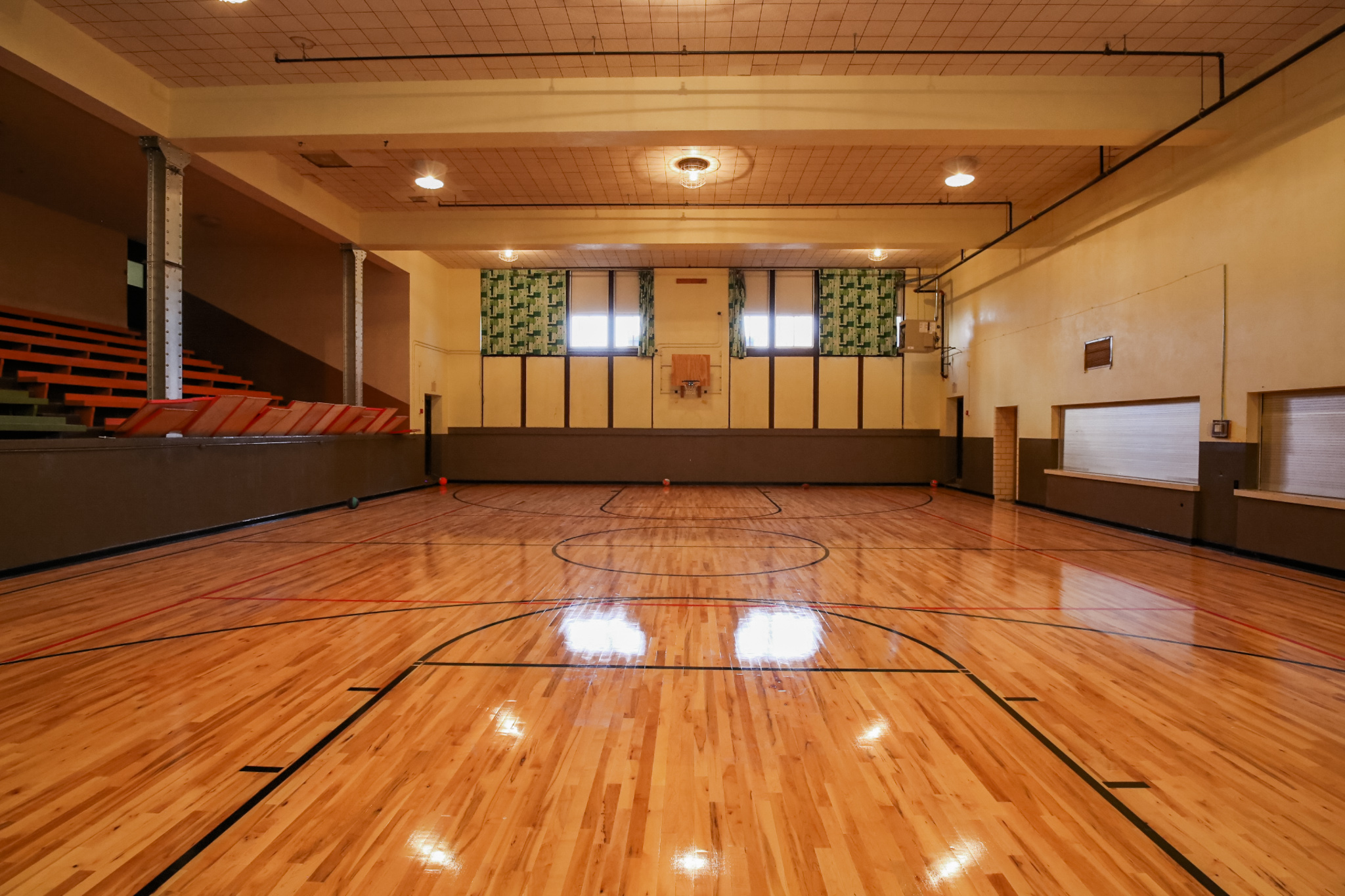 109 E Luverne St - City Centre Apartements, 109 East Luverne Street, Luverne, MN 56156