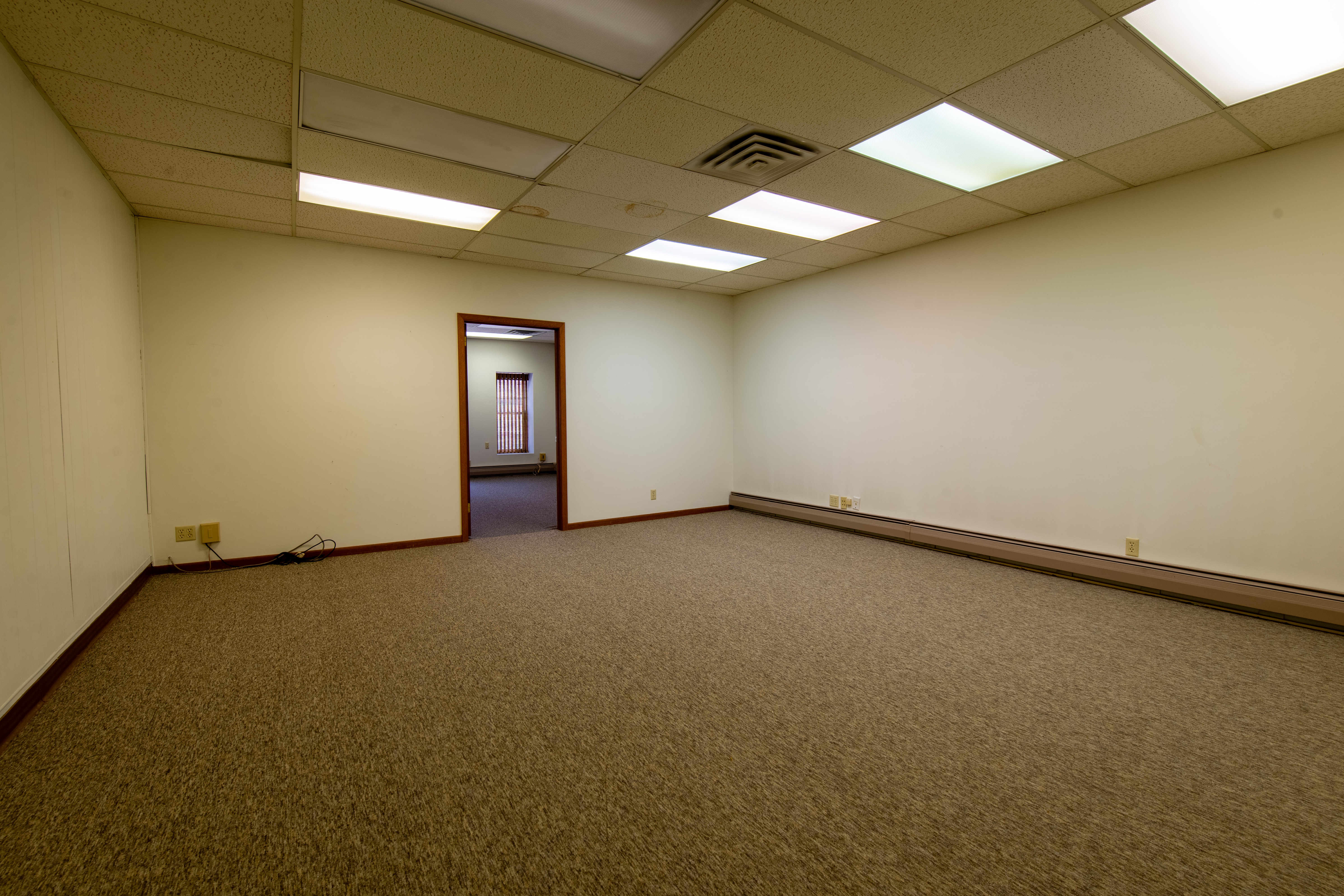 19-21 S Chicago Ave, 19 South Chicago Avenue, Freeport, IL 61032
