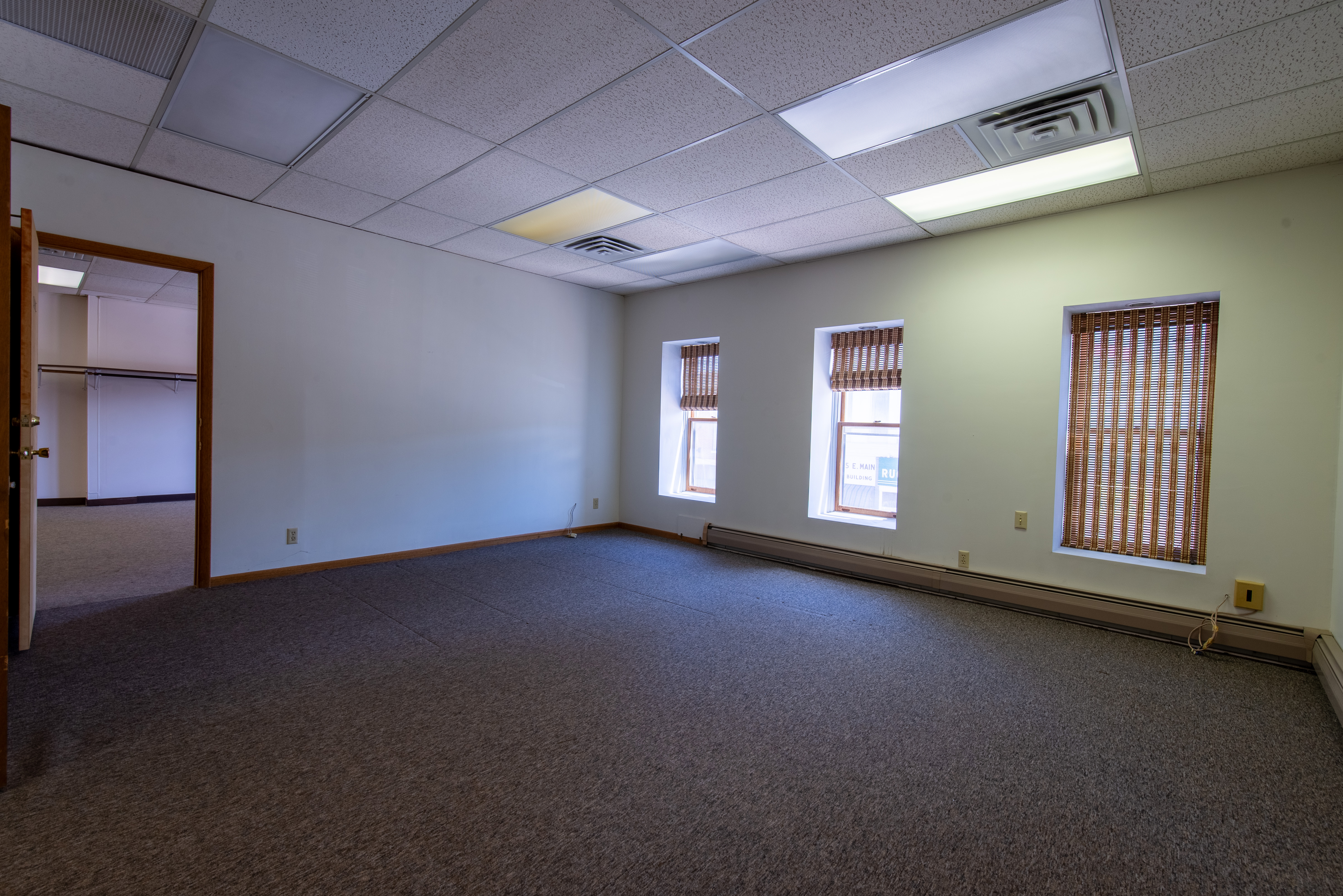 19-21 S Chicago Ave, 19 South Chicago Avenue, Freeport, IL 61032