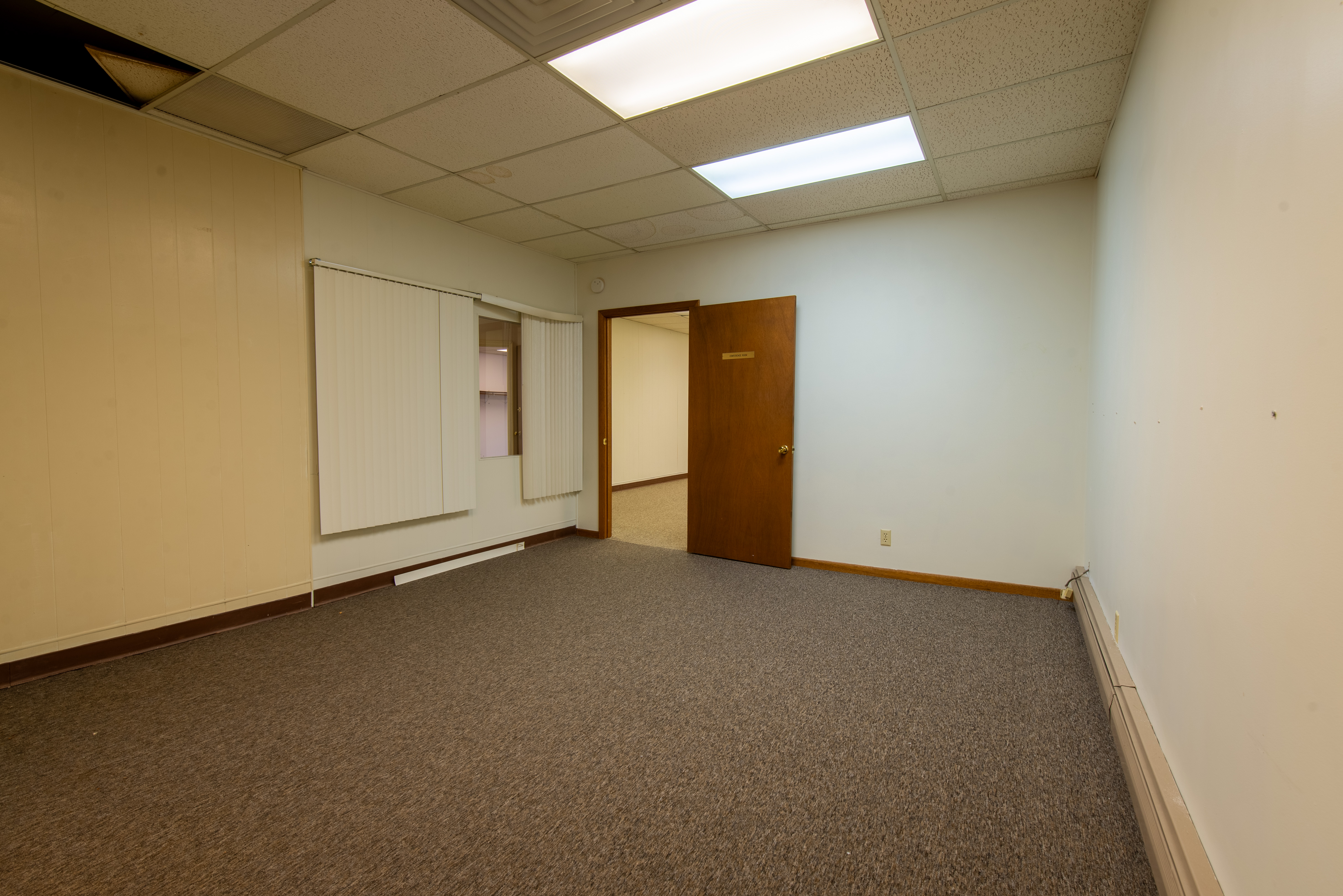 19-21 S Chicago Ave, 19 South Chicago Avenue, Freeport, IL 61032