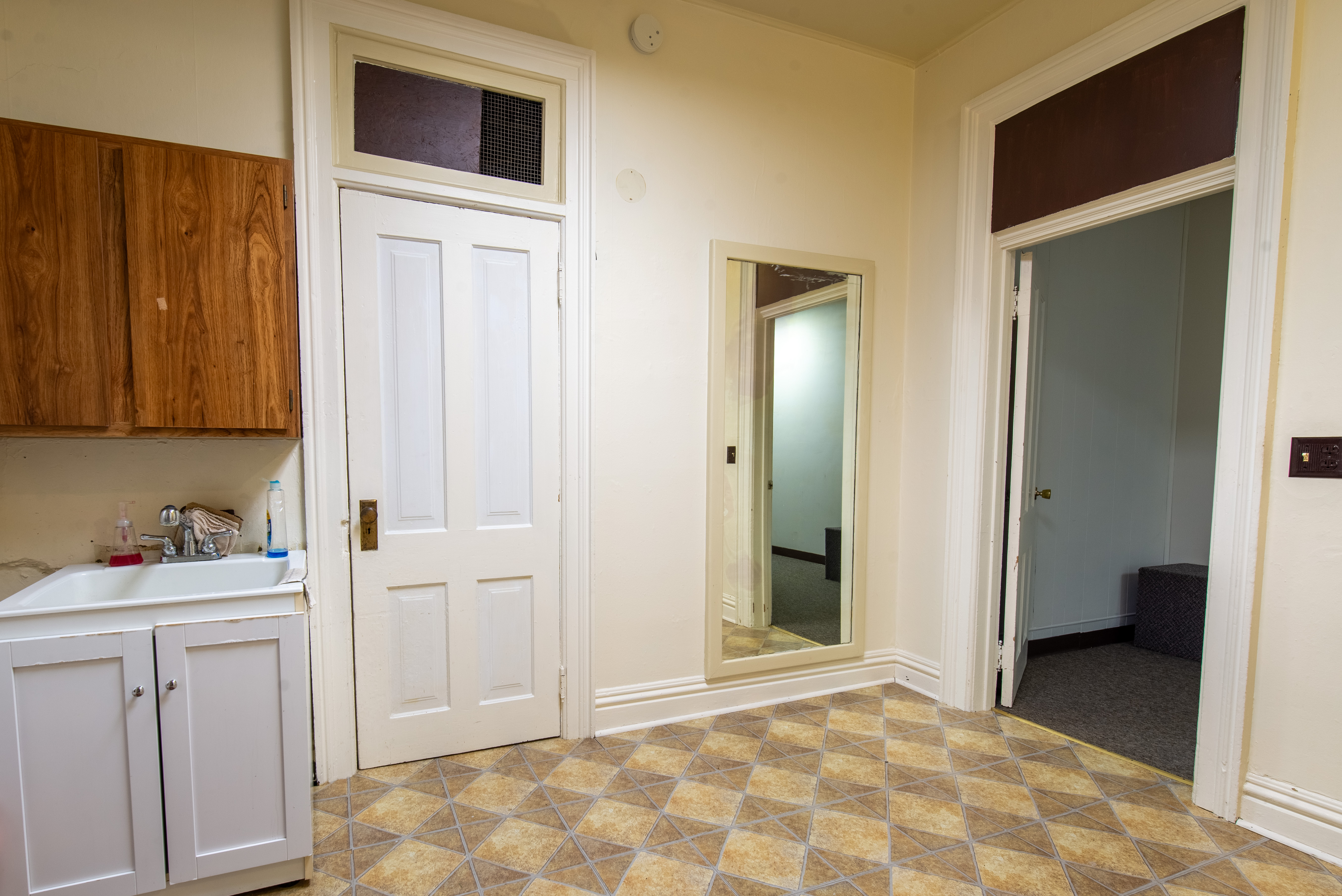 19-21 S Chicago Ave, 19 South Chicago Avenue, Freeport, IL 61032