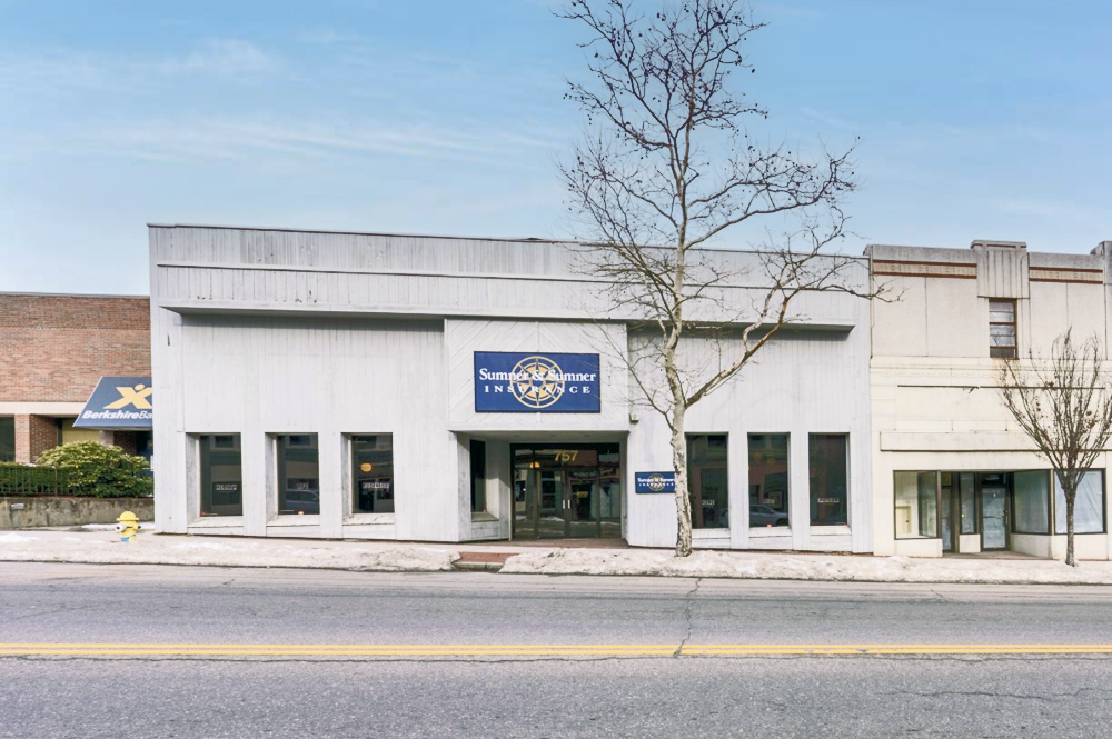 7,469± SF OFFICE / RETAIL SPACE