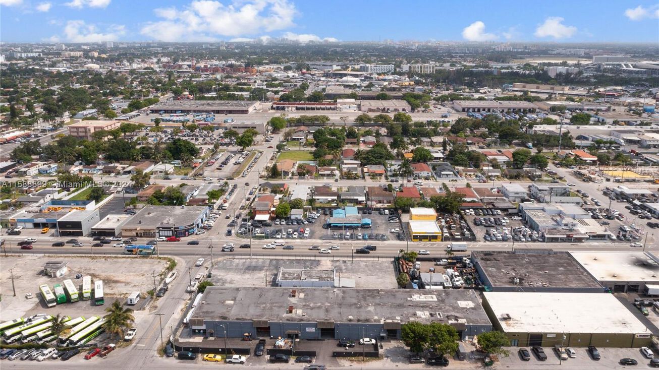 MELROSE REDEVELOPMENT | COVERED LANT PLAY +-$200K YEARLY / UNITS, 3520 Northwest 33rd Avenue, Miami, FL 33142