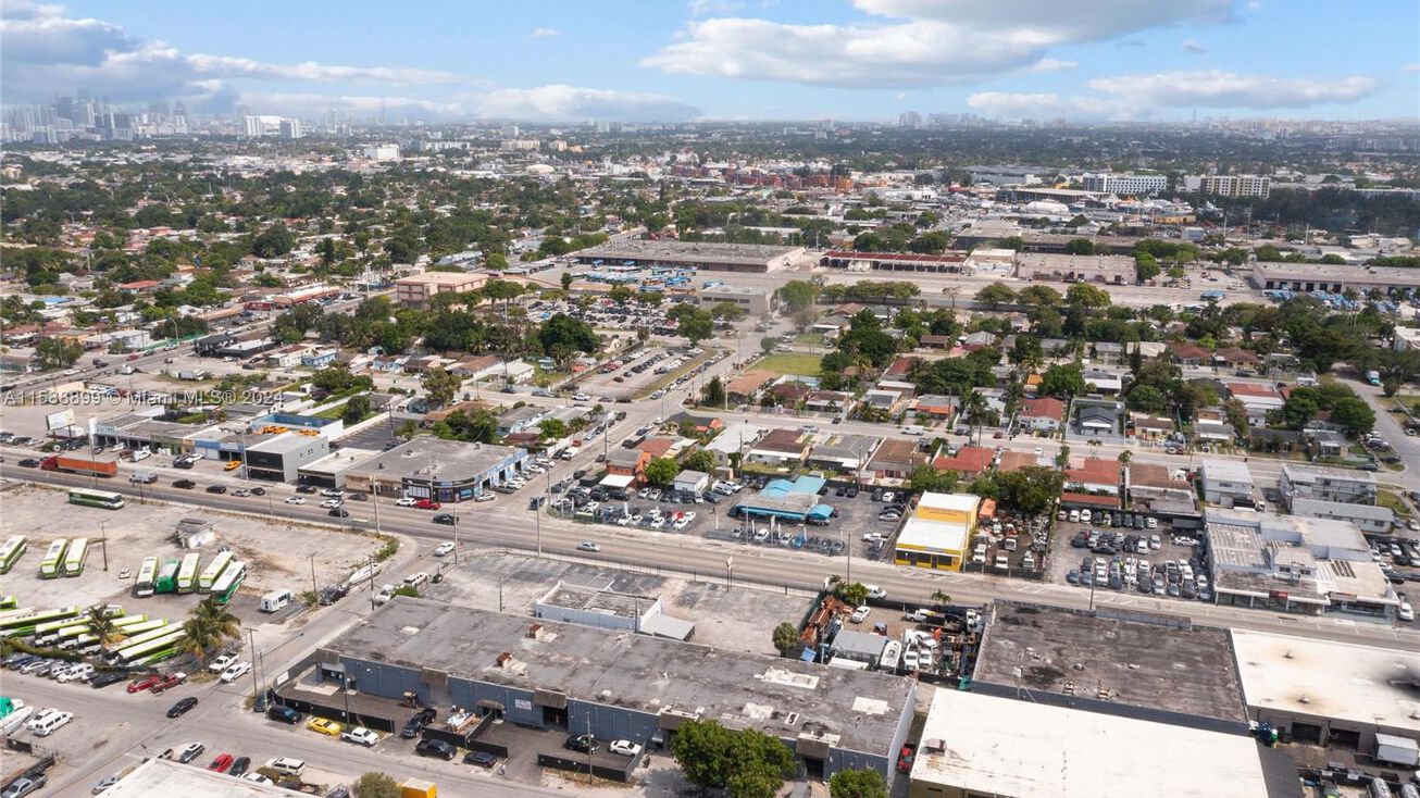 MELROSE REDEVELOPMENT | COVERED LANT PLAY +-$200K YEARLY / UNITS, 3520 Northwest 33rd Avenue, Miami, FL 33142