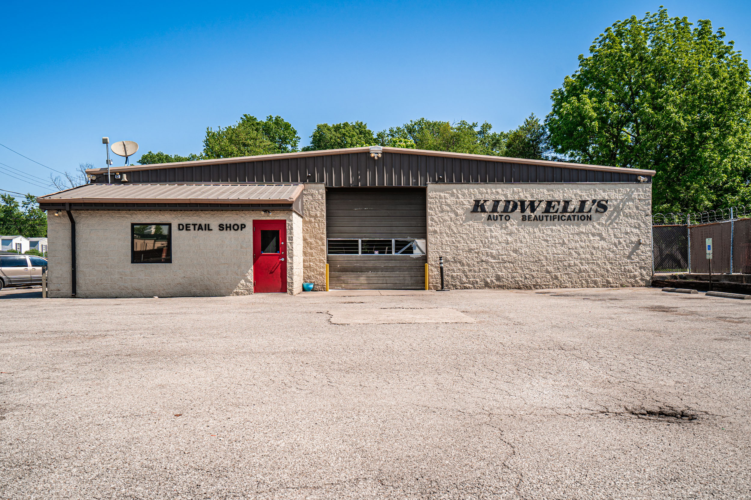 Kidwells Auto Beautification Inc, 3535 Hale Avenue, Louisville, KY 40211