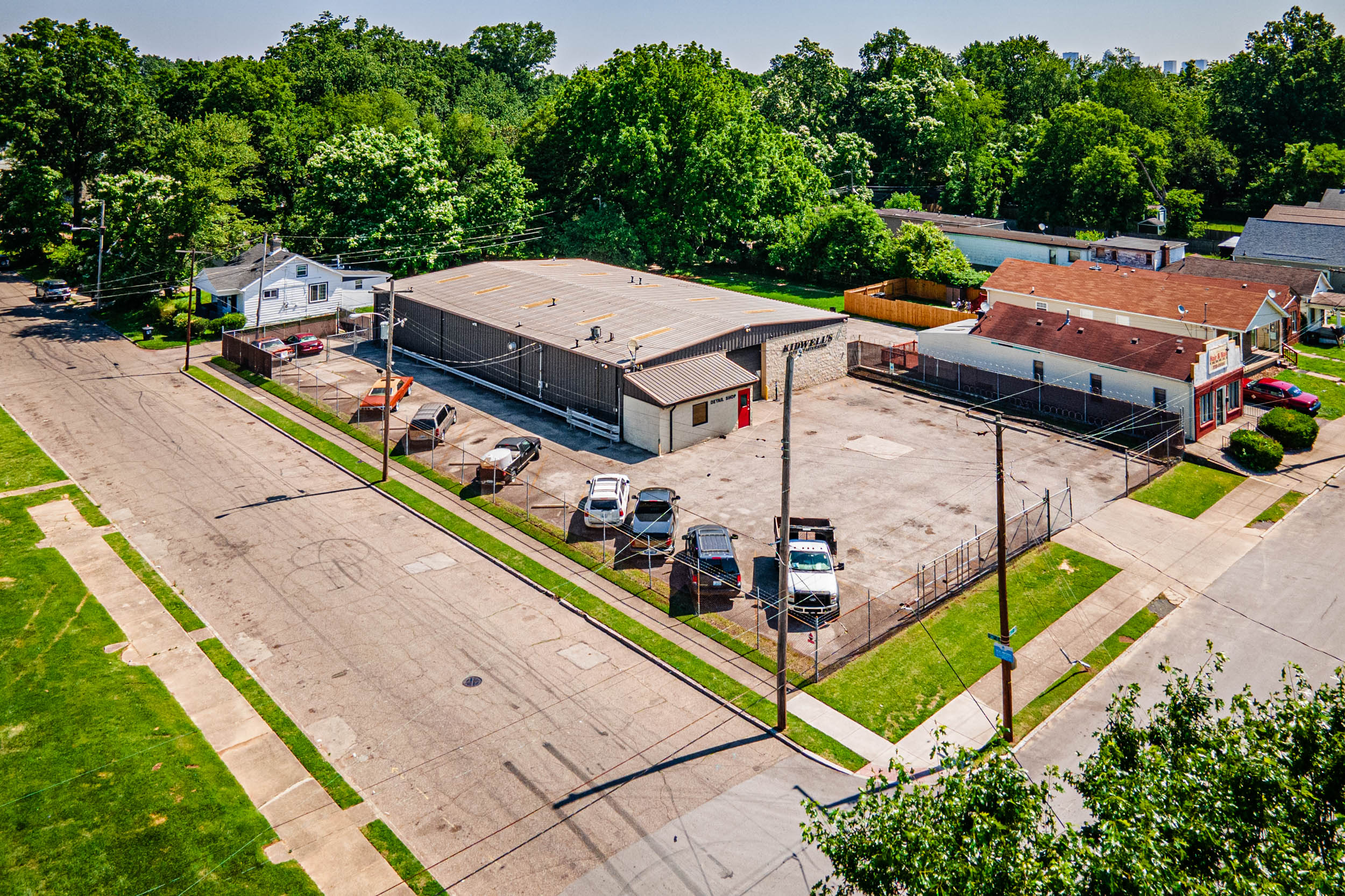 Kidwells Auto Beautification Inc, 3535 Hale Avenue, Louisville, KY 40211