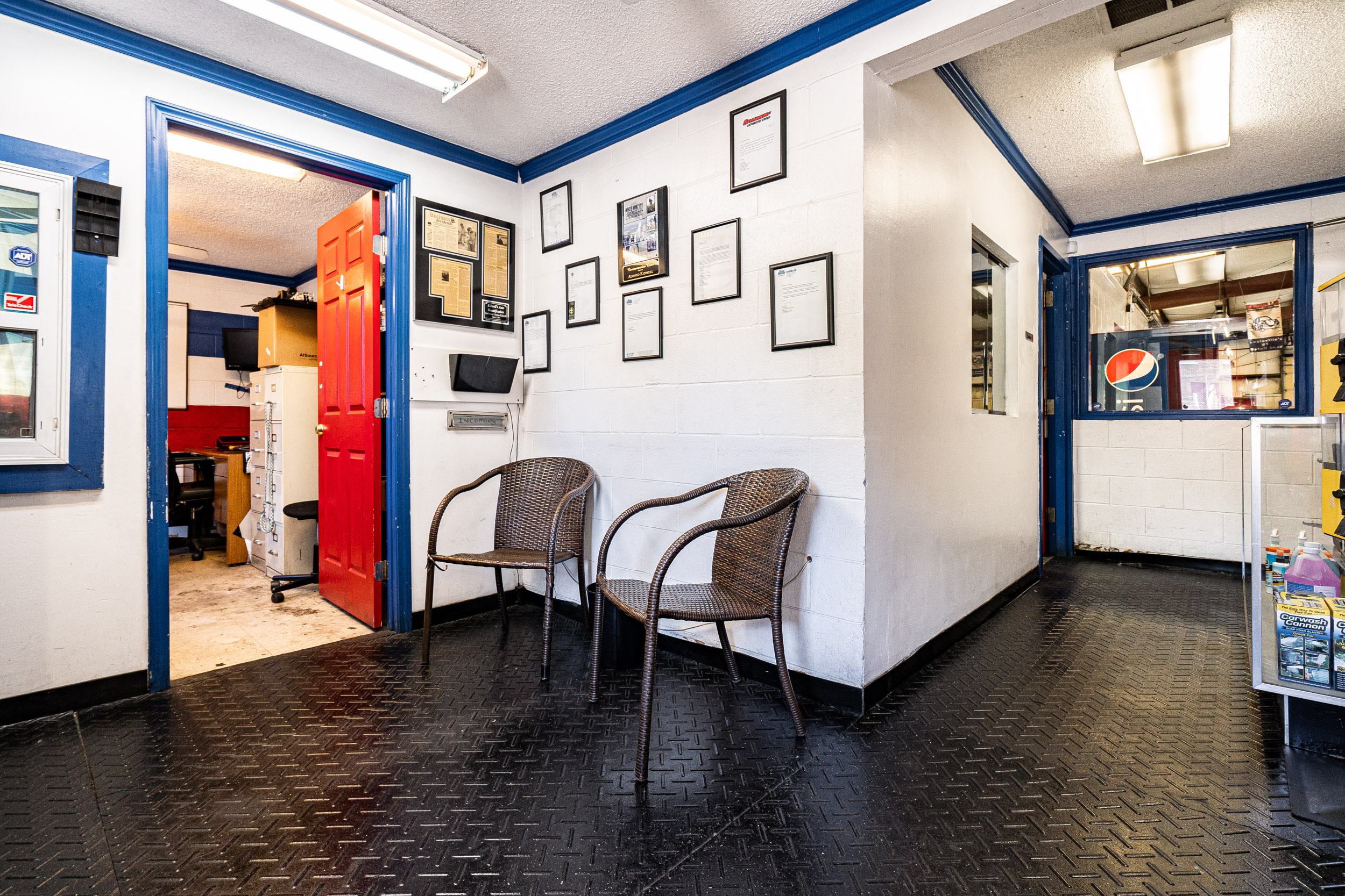 Kidwells Auto Beautification Inc, 3535 Hale Avenue, Louisville, KY 40211