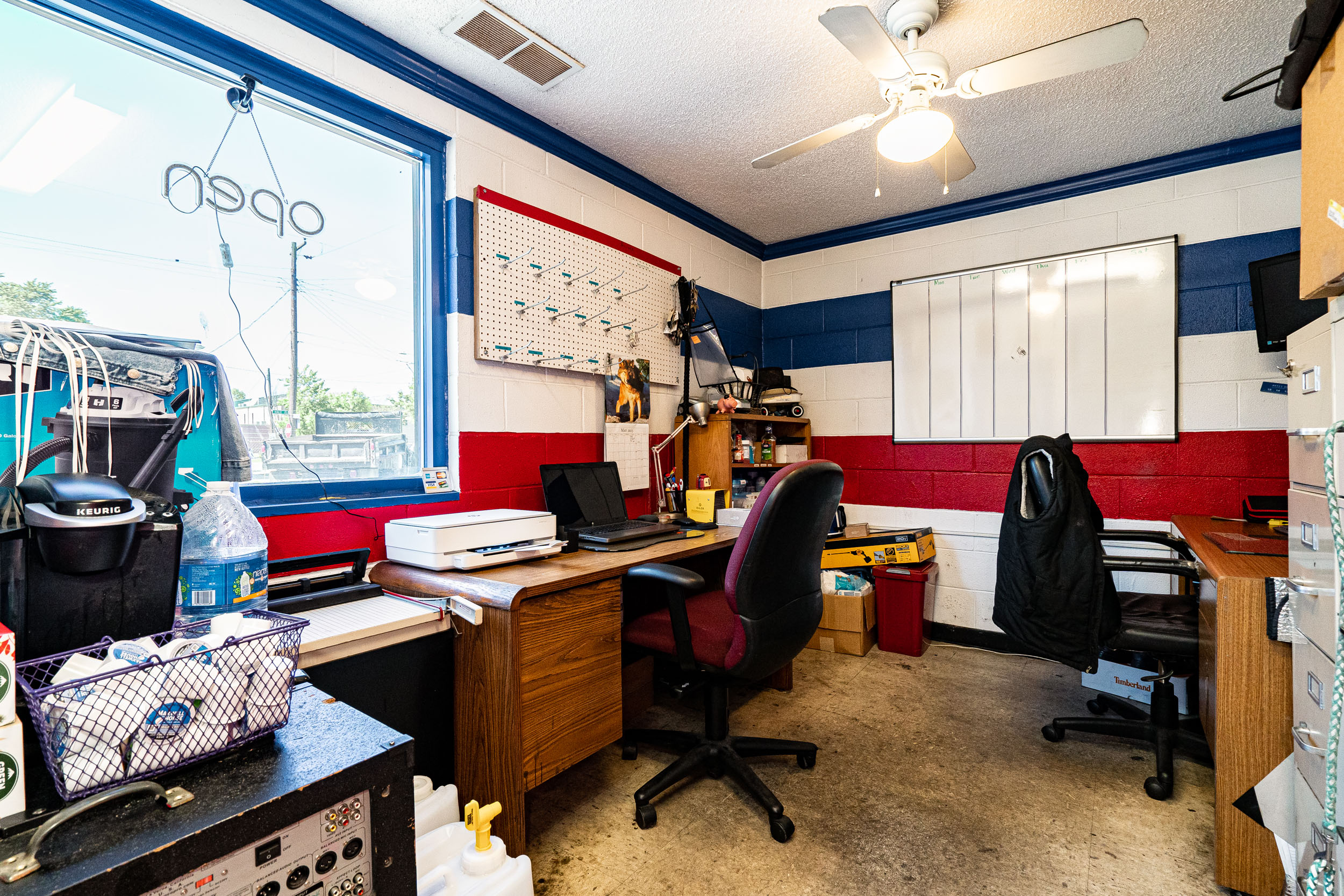 Kidwells Auto Beautification Inc, 3535 Hale Avenue, Louisville, KY 40211