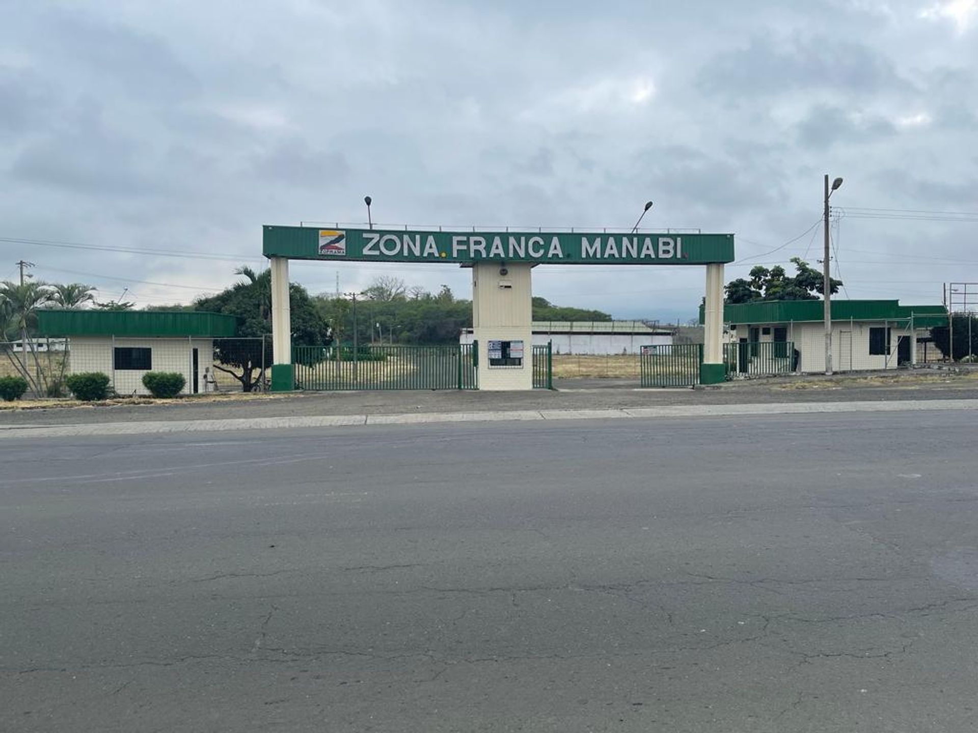 BODEGAS Y GALPONES ZONA FRANCA, MANABÍ-ECUADOR