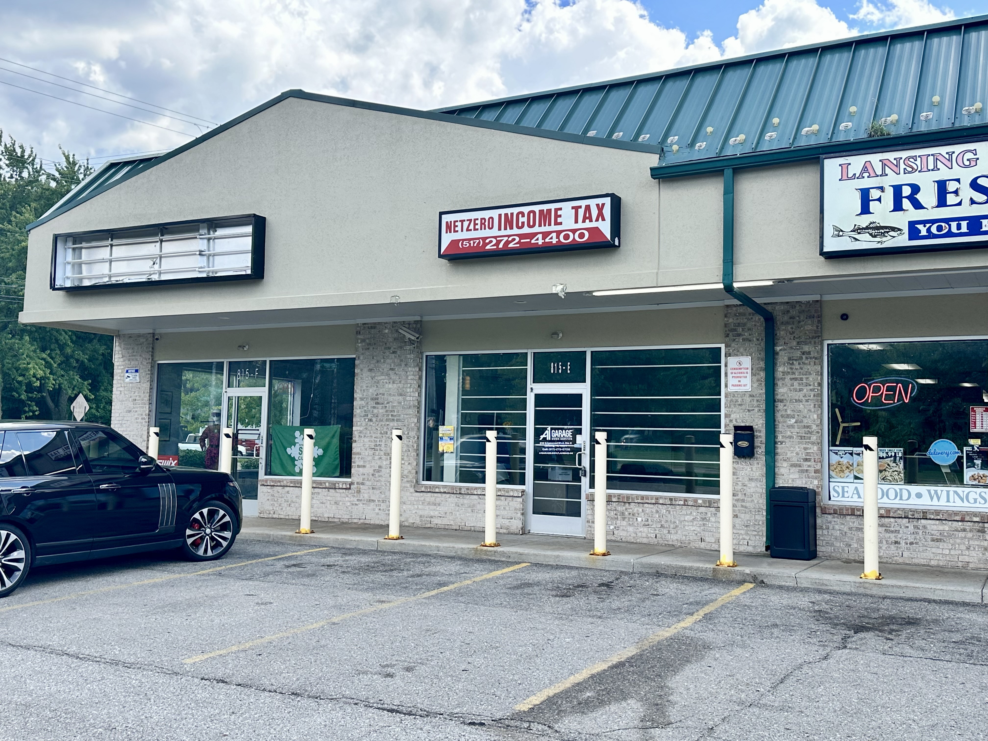 Edgewood Blvd Retail For Lease, 815 West Edgewood Boulevard, Lansing, MI 48911