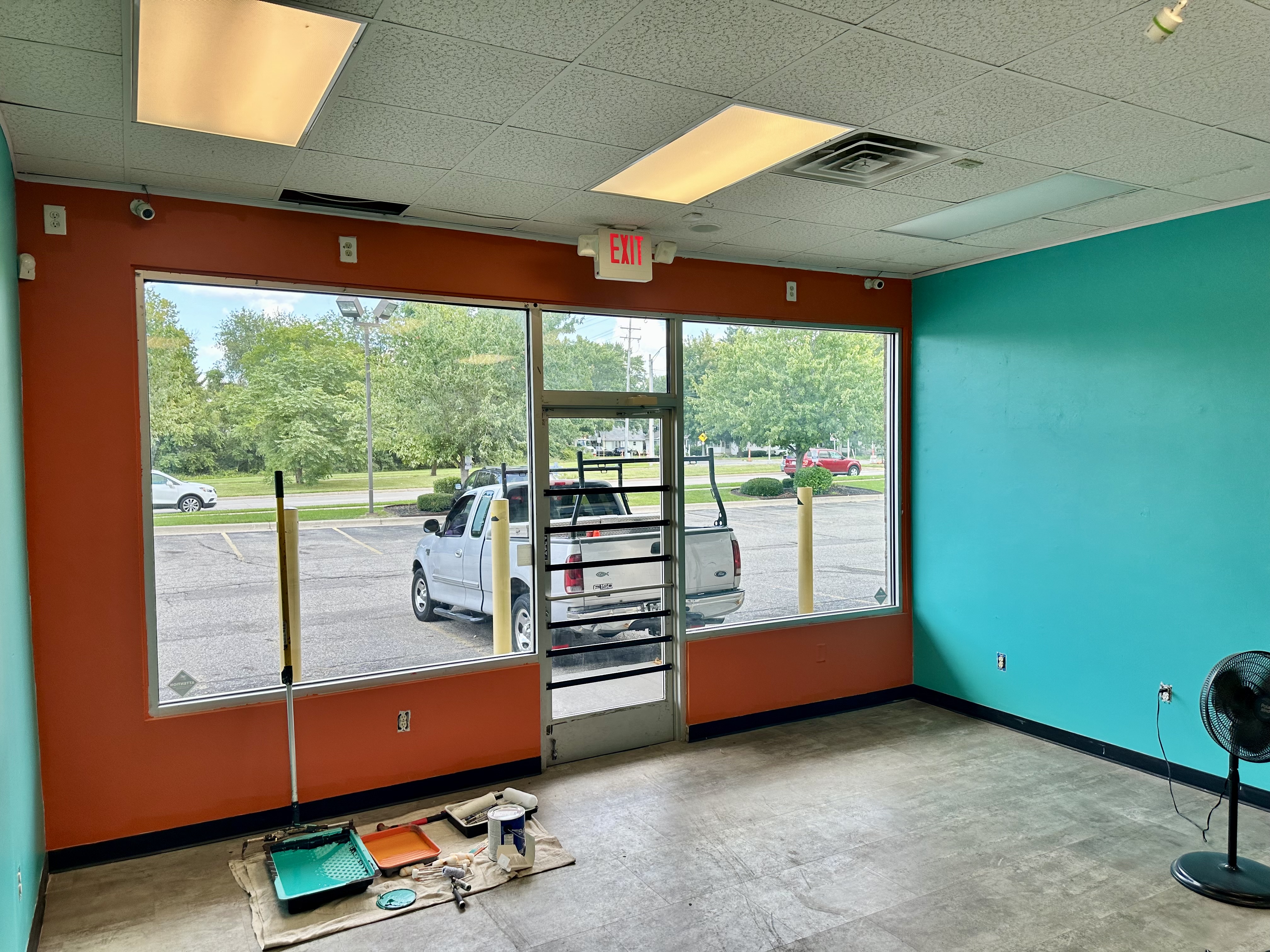Edgewood Blvd Retail For Lease, 815 West Edgewood Boulevard, Lansing, MI 48911