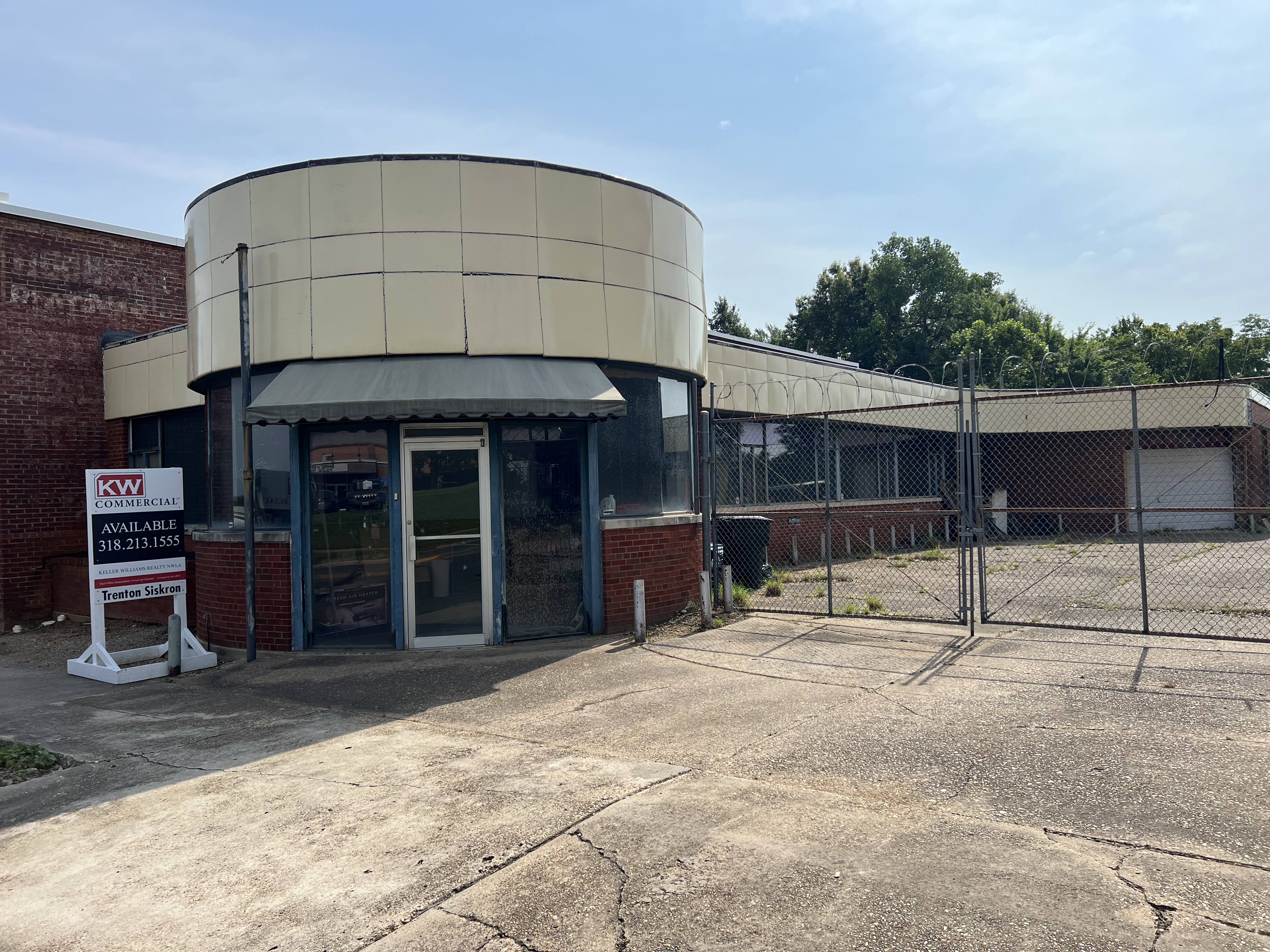Multi-Use Property on Texas Ave