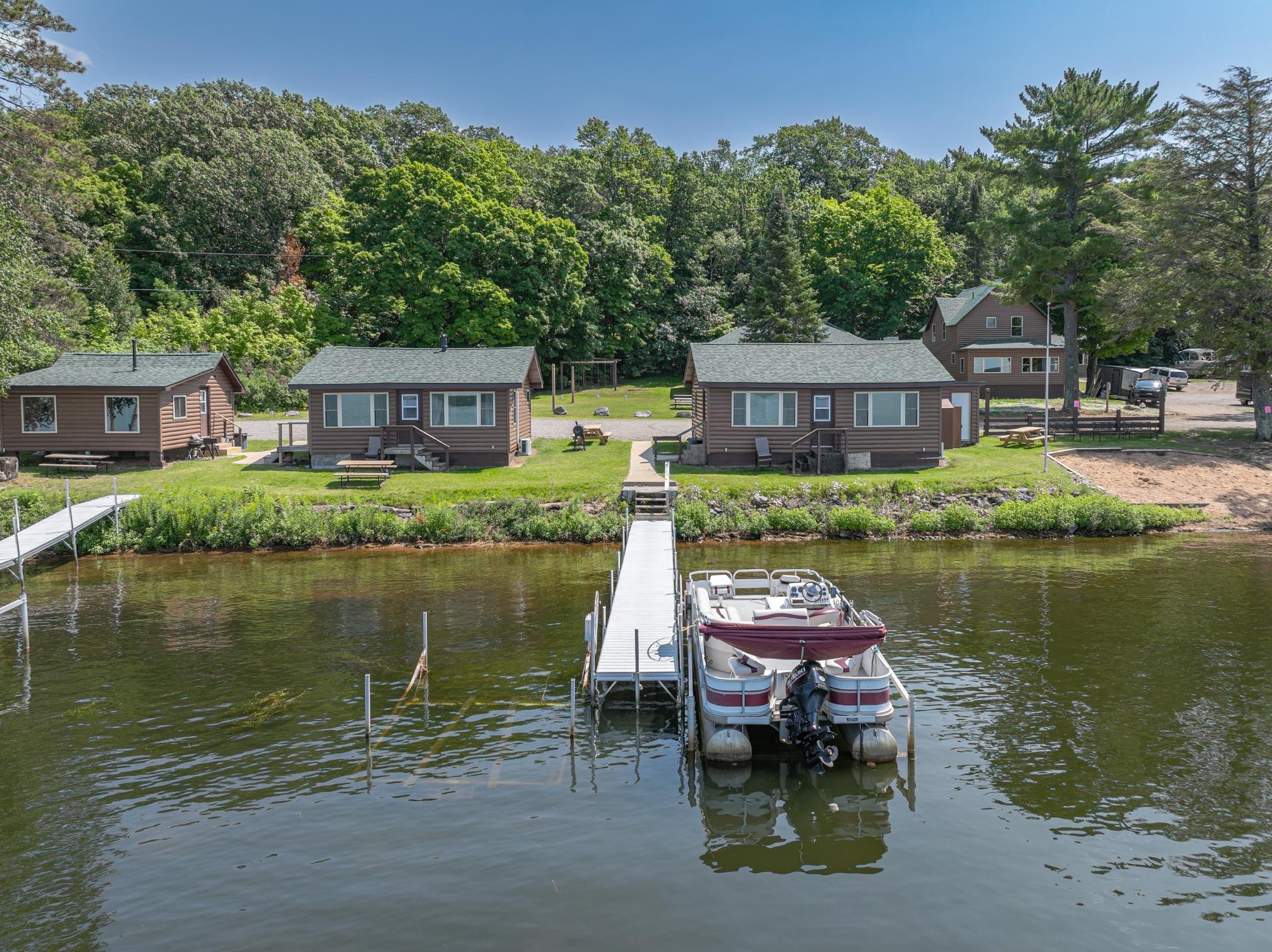 Phelps Hillside Resort LLC, 5724 Hillside Resort Trl, Phelps, WI 54554