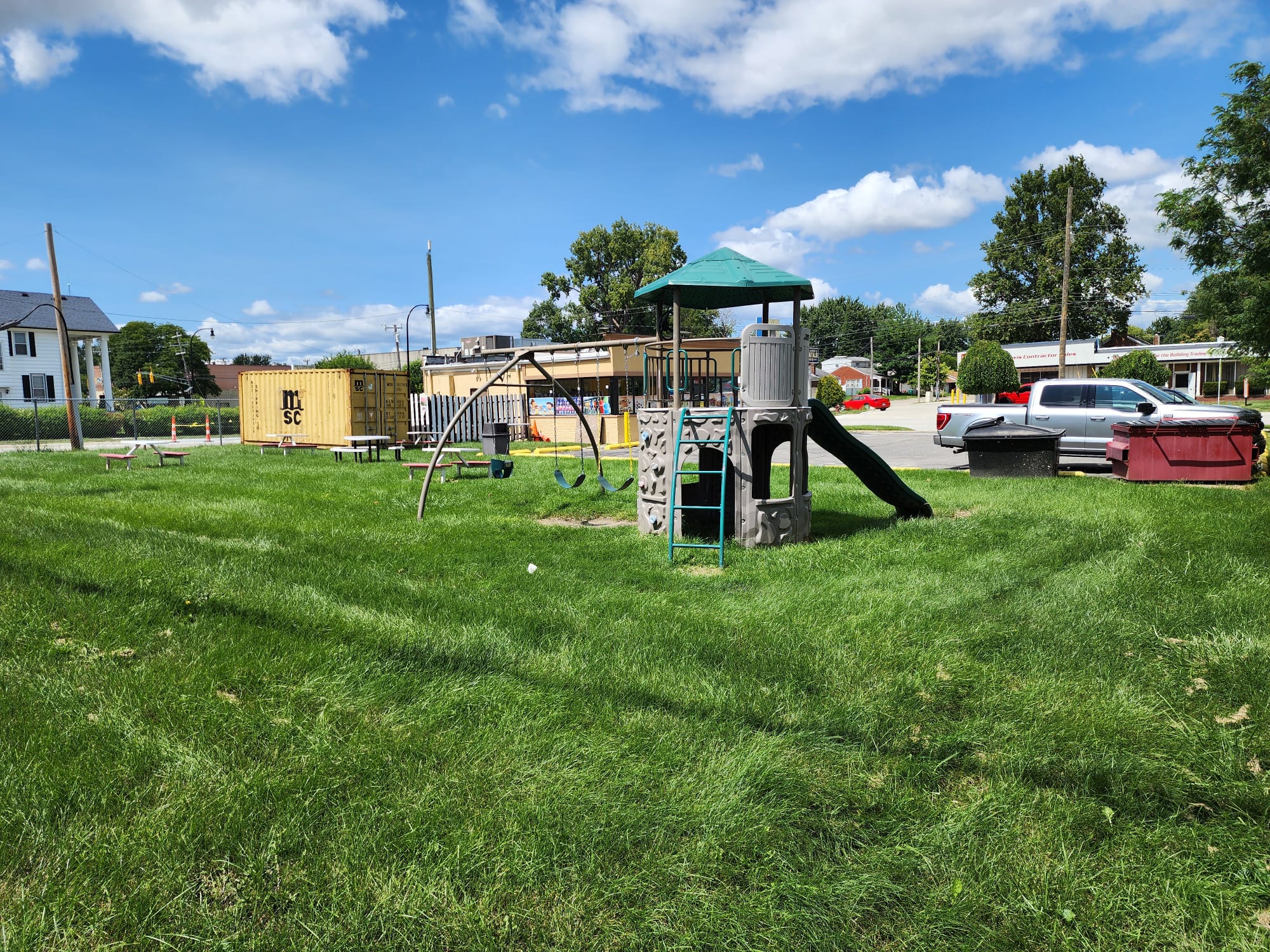RETAIL RESTAURANT , 14700 East 9 Mile Road, Eastpointe, MI 48021