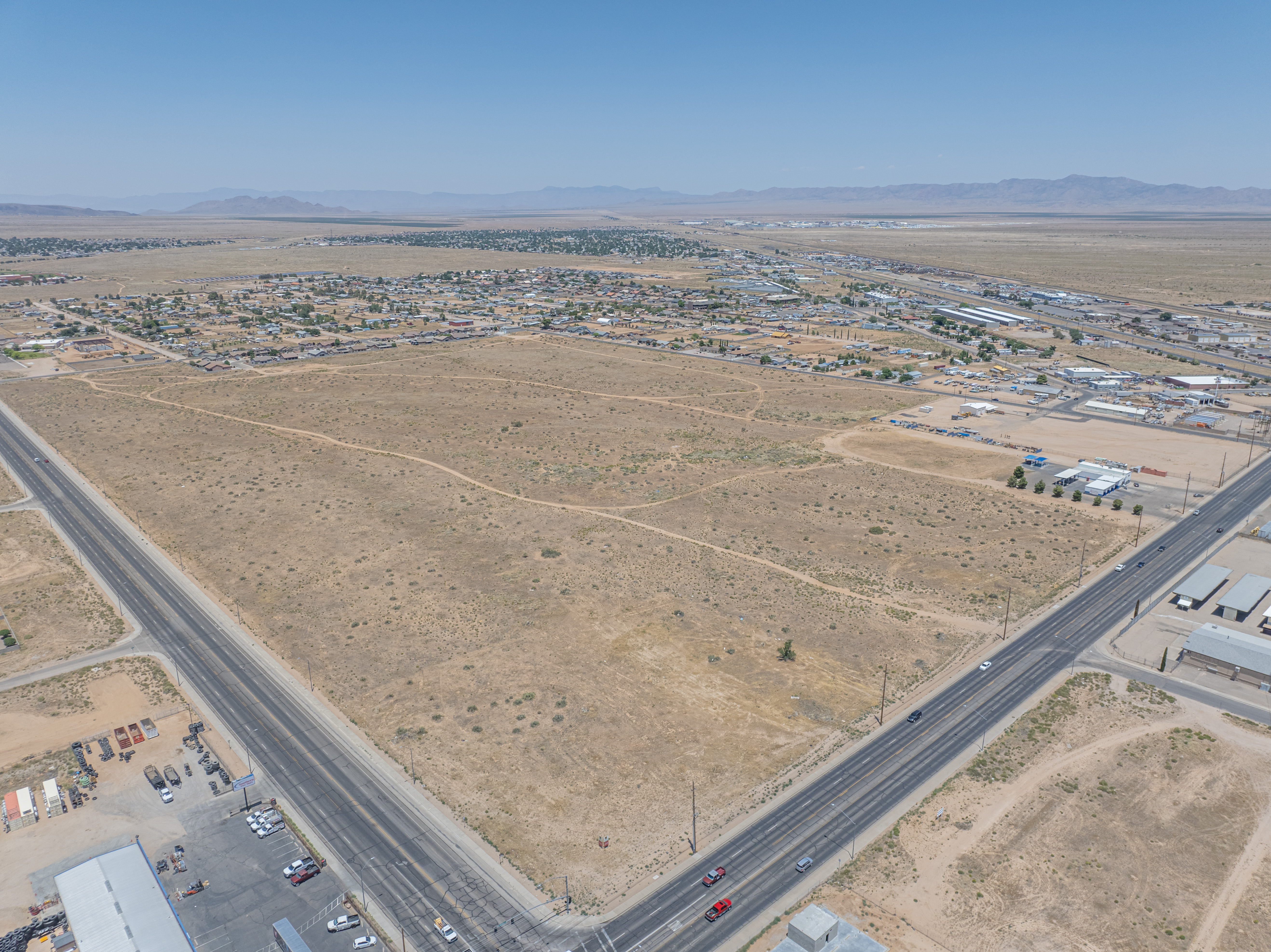 Bank & Airway , North Bank Street, Kingman, AZ 86409