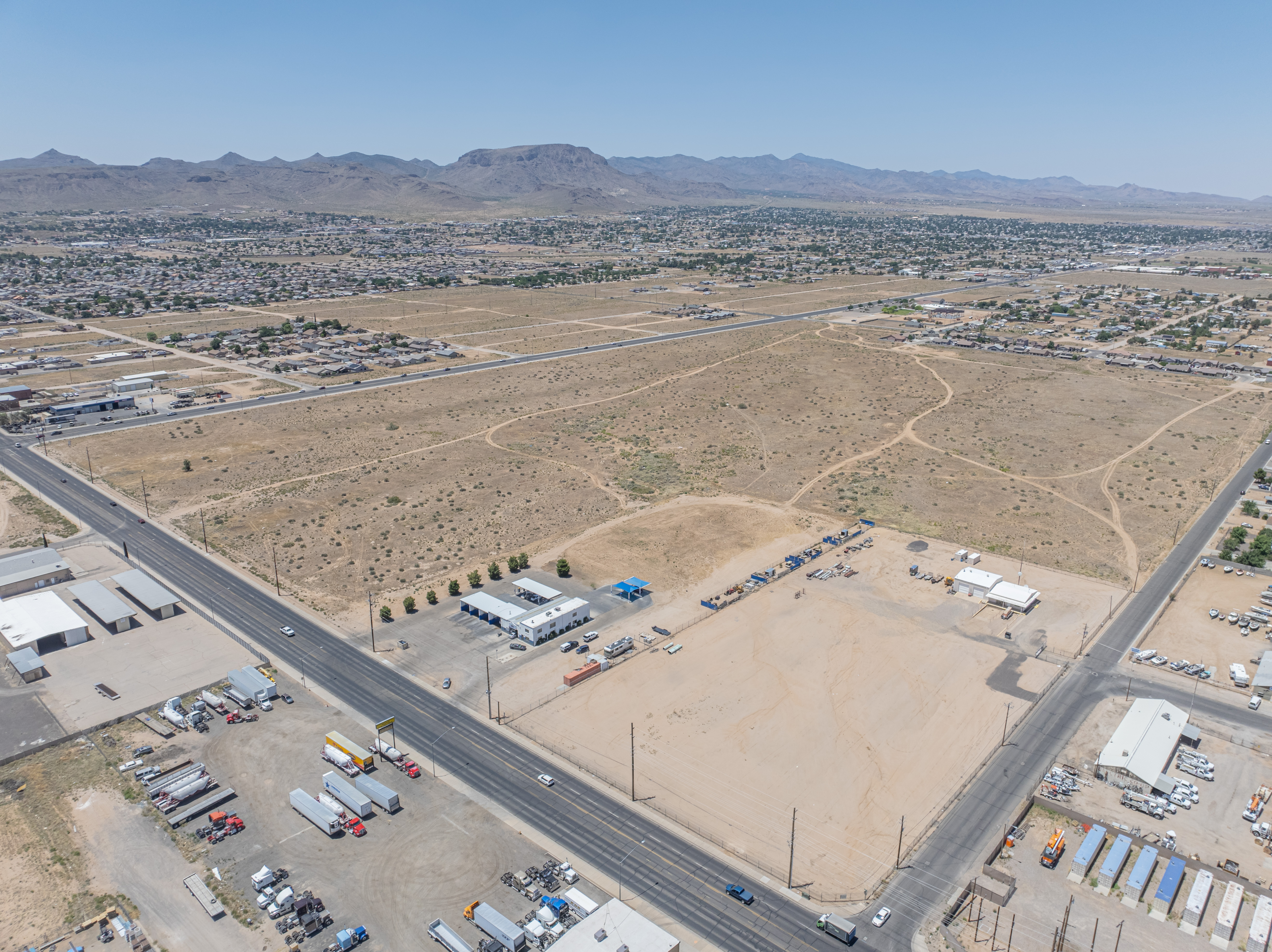Bank & Airway , North Bank Street, Kingman, AZ 86409