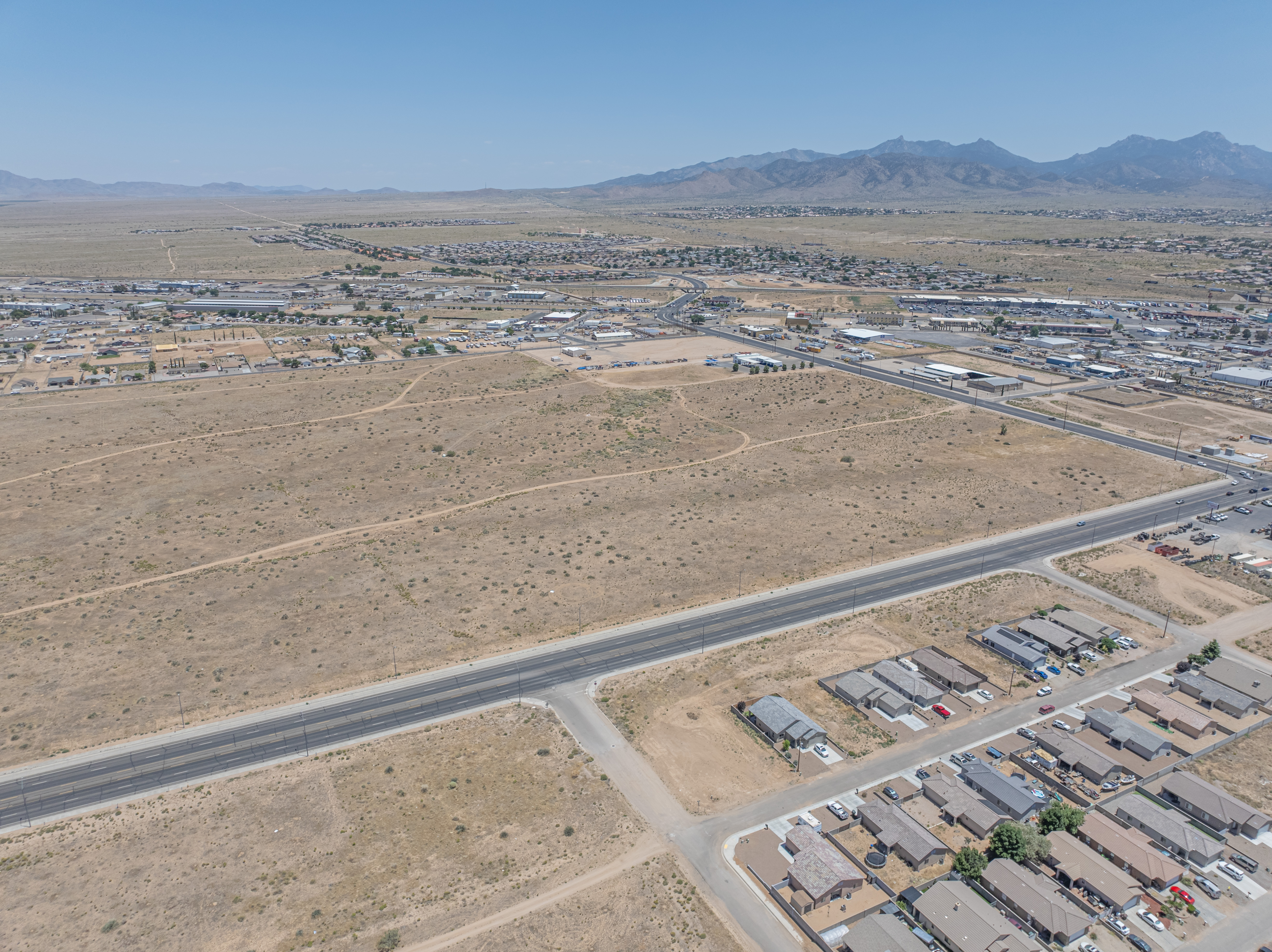 Bank & Airway , North Bank Street, Kingman, AZ 86409