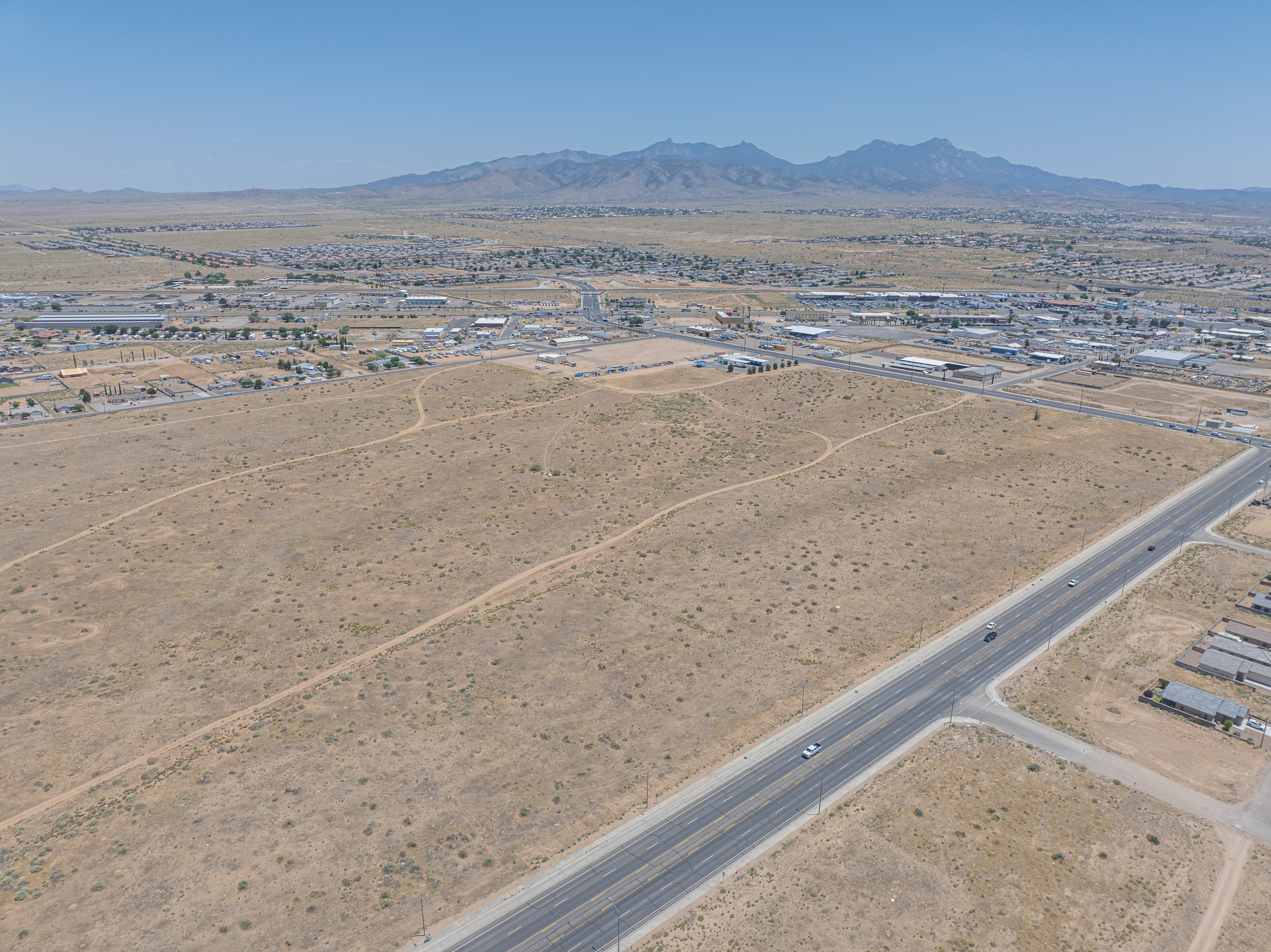 Bank & Airway , North Bank Street, Kingman, AZ 86409