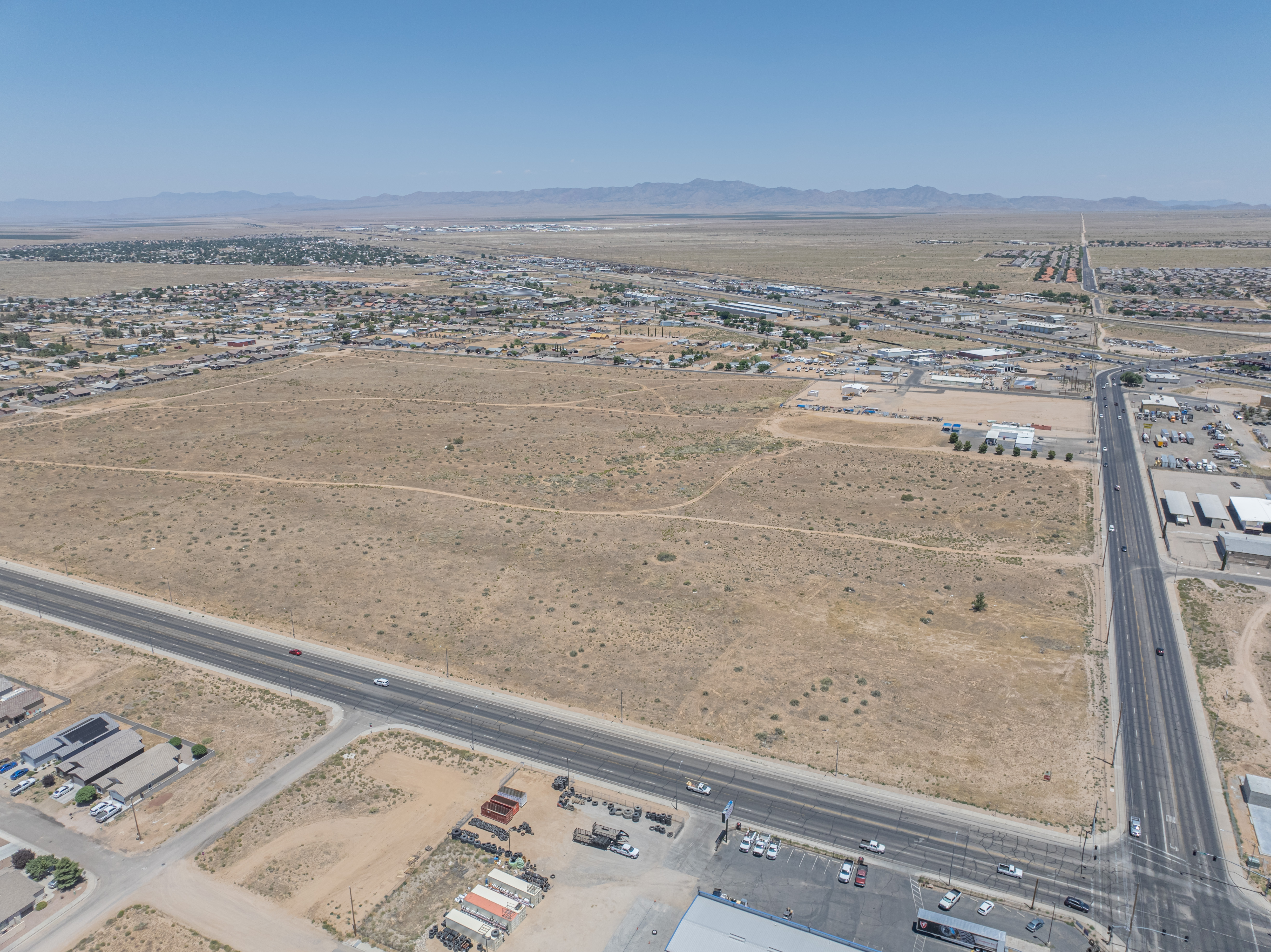 Bank & Airway , North Bank Street, Kingman, AZ 86409