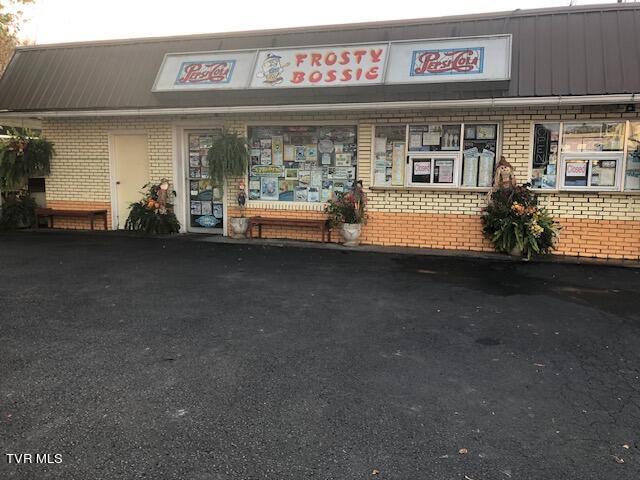 314 E Front Street, 314 Front Street East, Coeburn, VA 24230