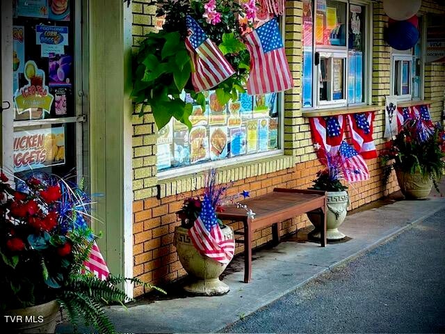314 E Front Street, 314 Front Street East, Coeburn, VA 24230