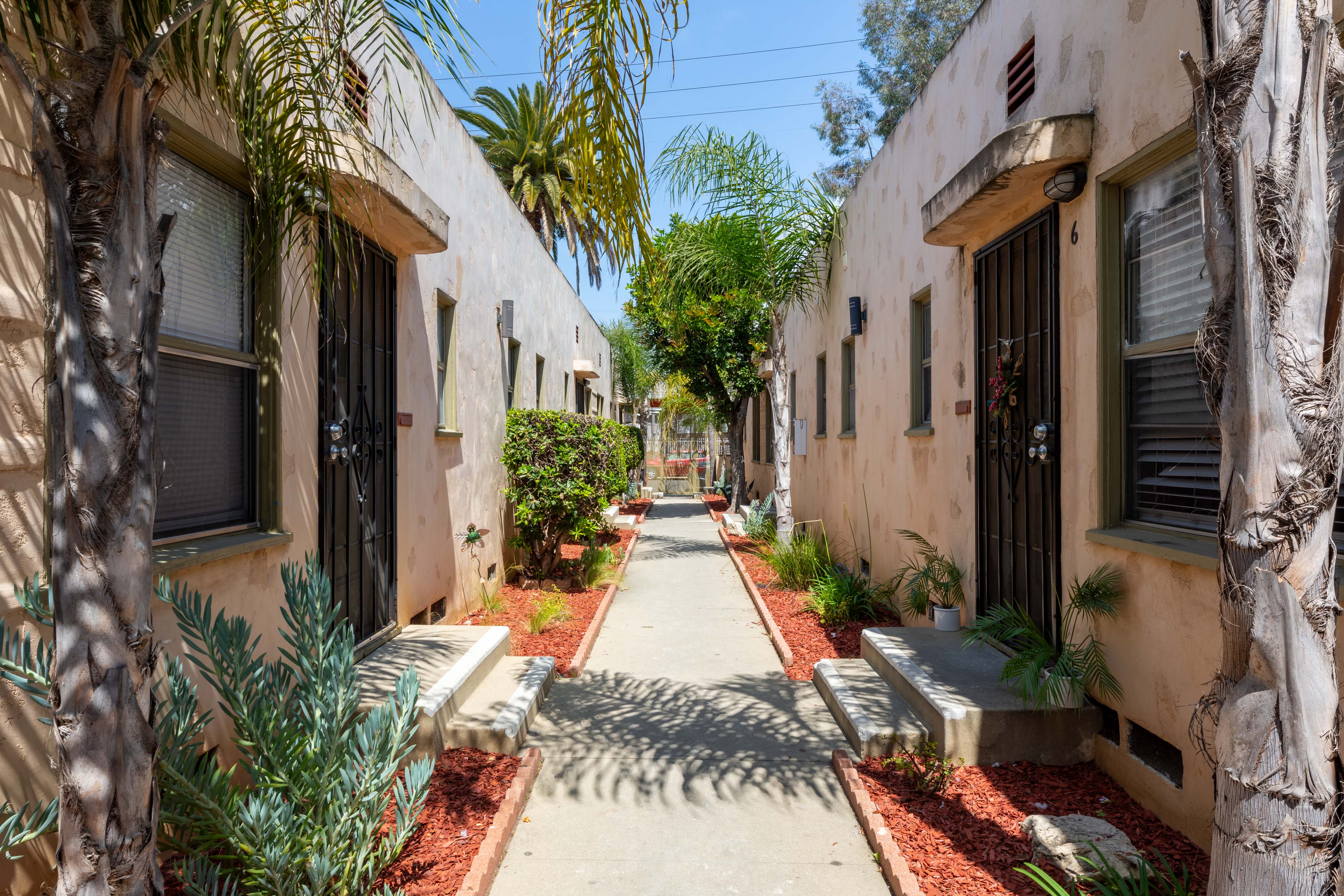733 daisy ave long beach CA 90813