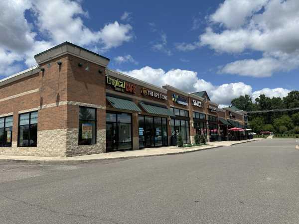 310-330 Town Center Boulevard, White Lake - Village Lakes Shopping Center