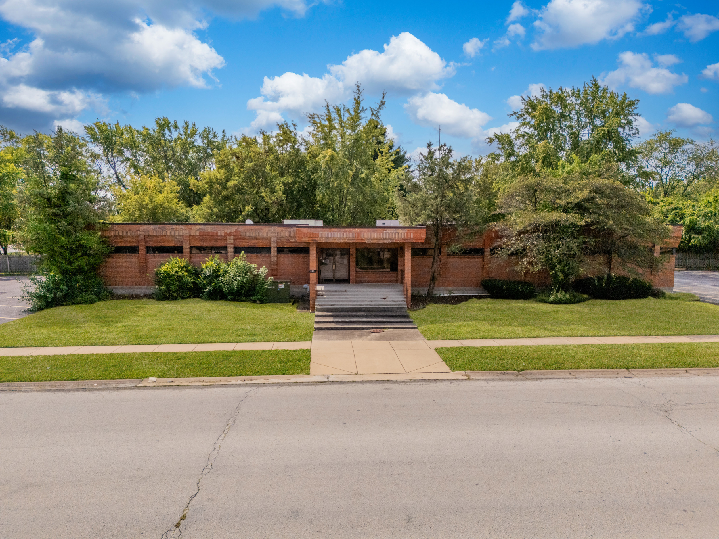 5601 N. Victoria, 5601 Victoria Drive, Oak Forest, IL 60452