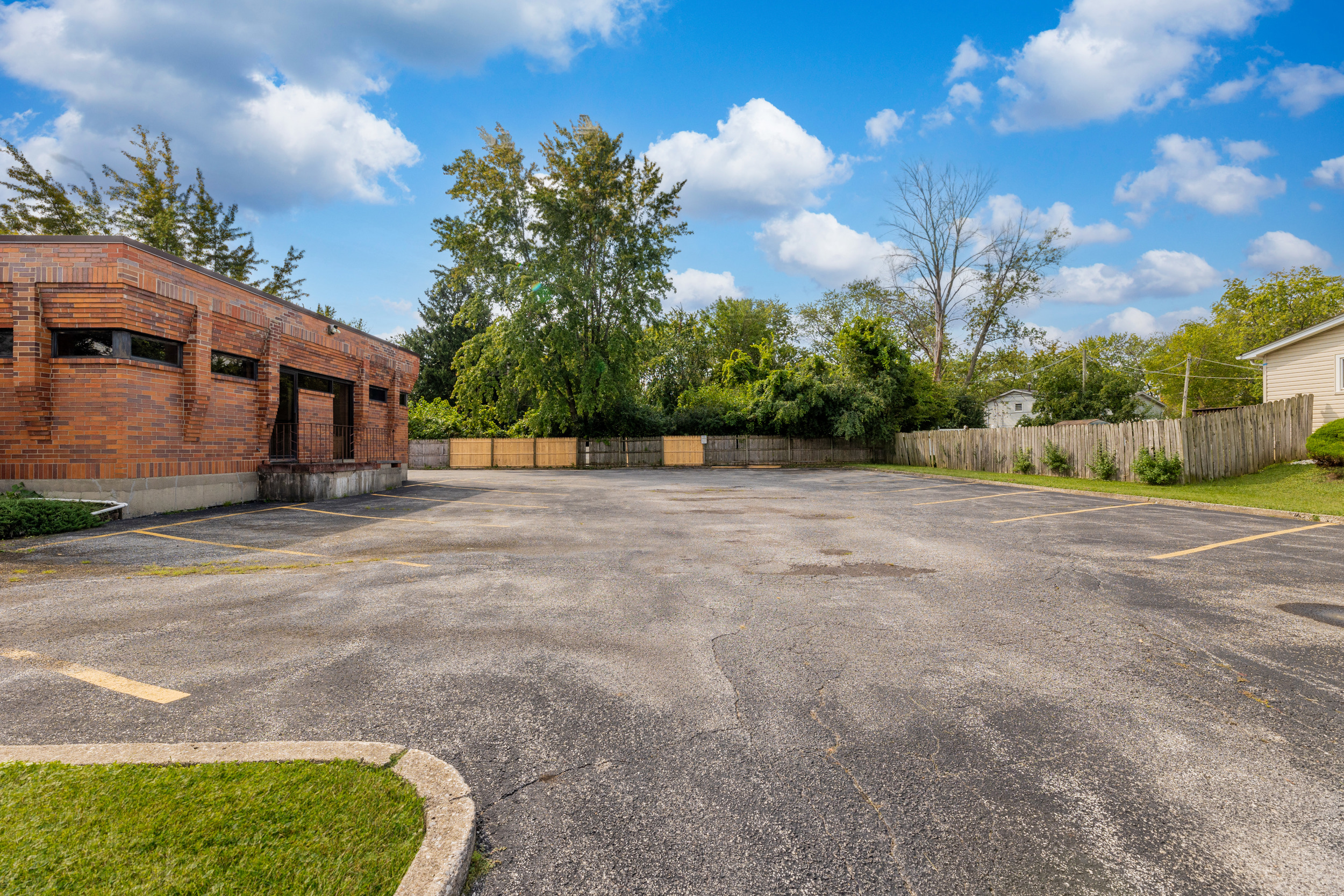 5601 N. Victoria, 5601 Victoria Drive, Oak Forest, IL 60452