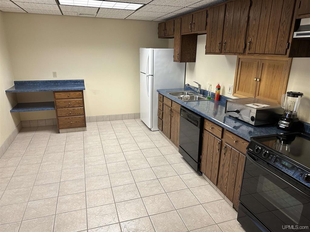 108 Stratofort, 108 Stratofort, Gwinn, MI 49841