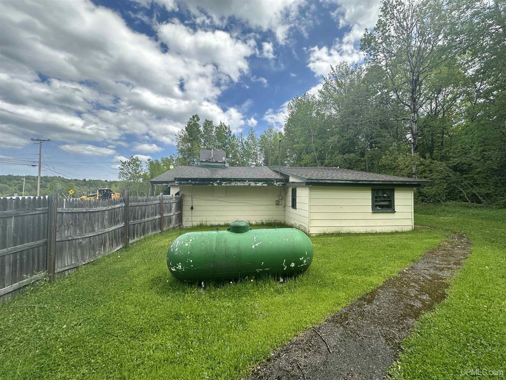 5317 US 41 W, 5317 U.S. 41, Champion, MI 49814