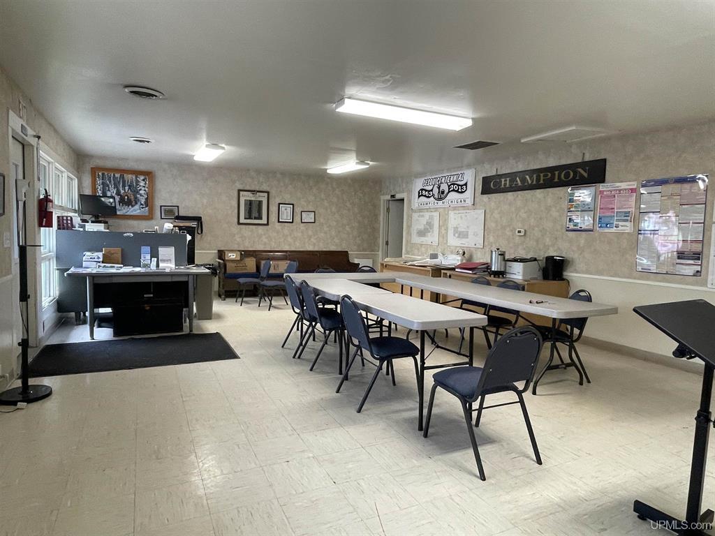 5317 US 41 W, 5317 U.S. 41, Champion, MI 49814