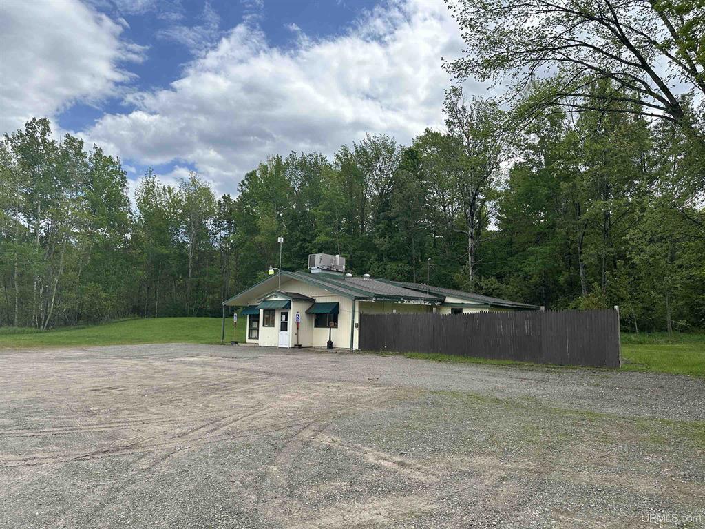 5317 US 41 W, 5317 U.S. 41, Champion, MI 49814