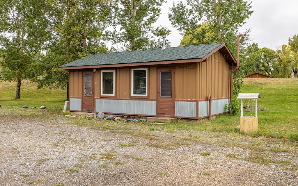 Riverfront Oasis Motel & RV Park – Prime Investment Opportunity in Scenic Meeteetse, Wyoming, 1702 State Street, Meeteetse, WY 82433