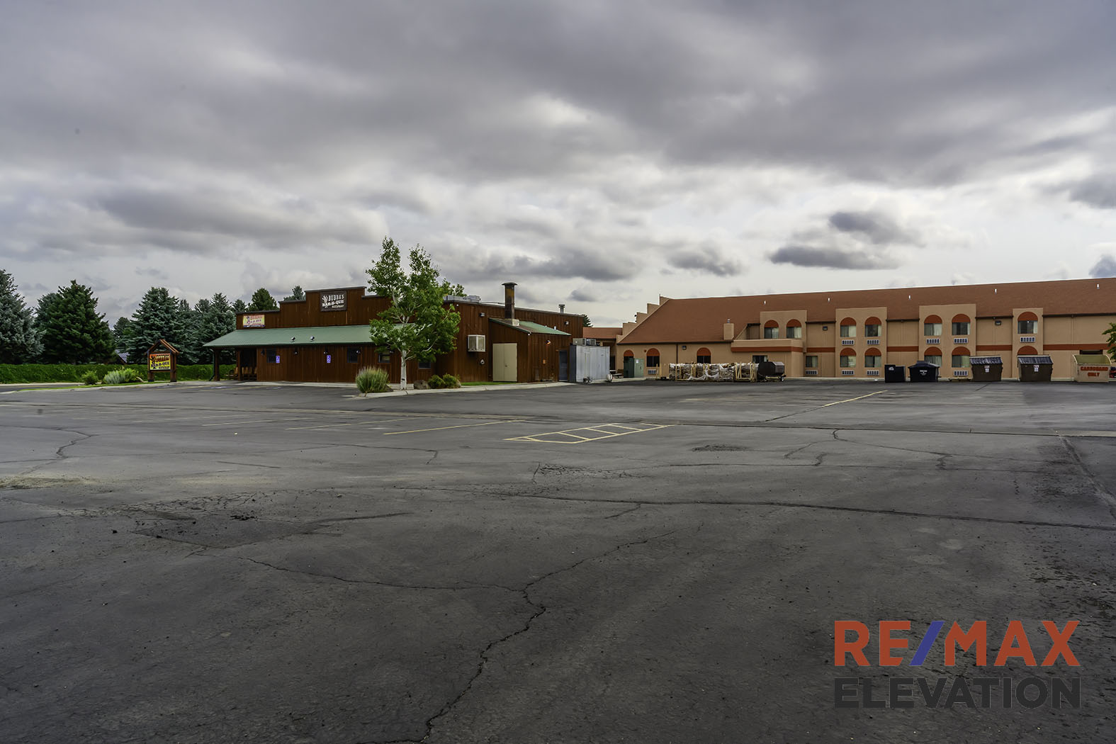 Profitable Turn-Key BBQ Restaurant with Franchise Support in Cody, WY – Prime Location Near Yellowstone, 512 Yellowstone Avenue, Cody, WY 82414
