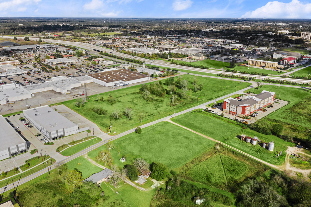 Retail Development land w/ Offsite Detention for Sale – 7.14 AC, 14245 Medical Complex Drive, Tomball, TX 77377