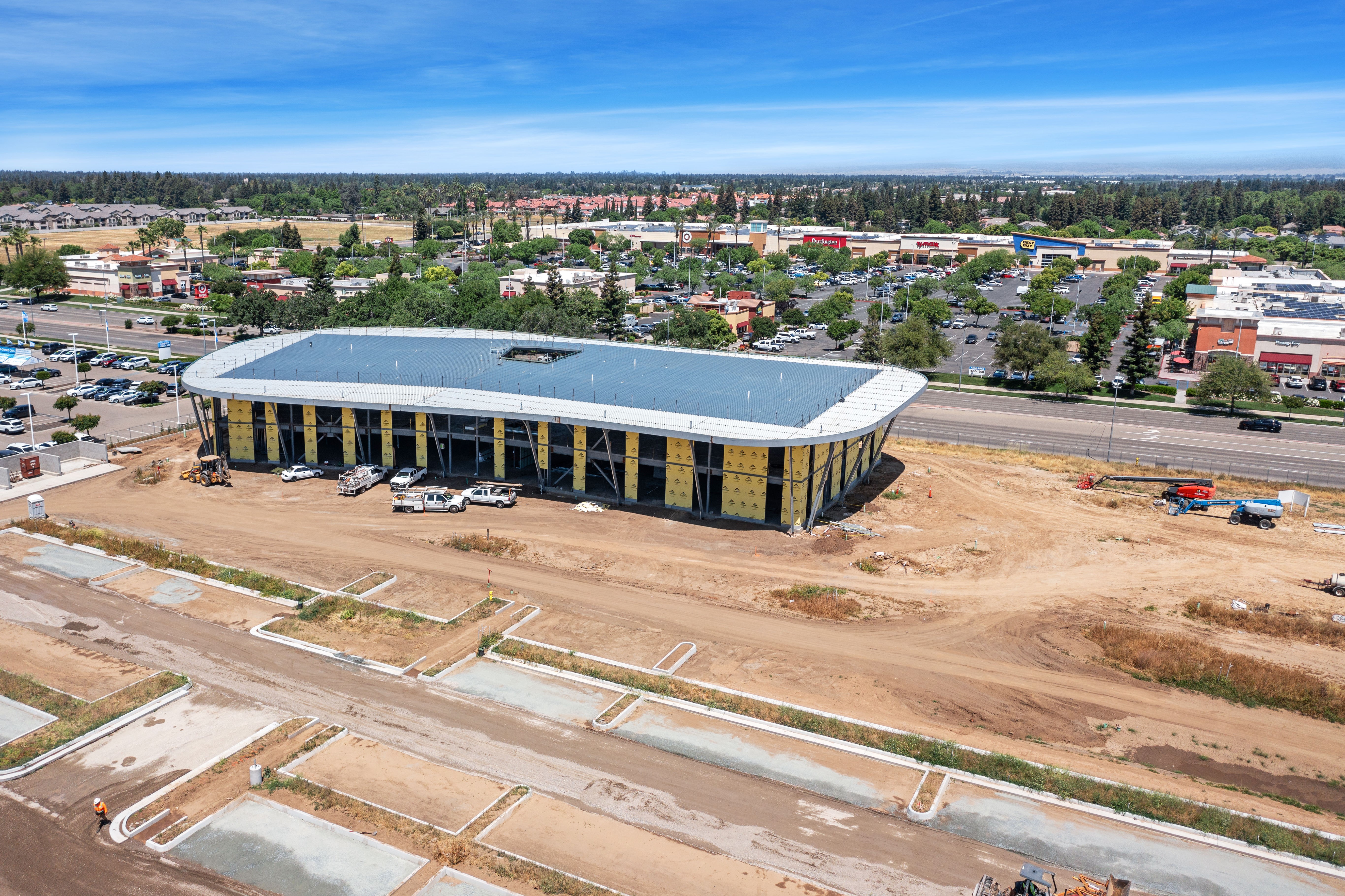 Herndon Pinnacle Office Complex, 700 W. Herndon Avenue, Clovis, CA 93612