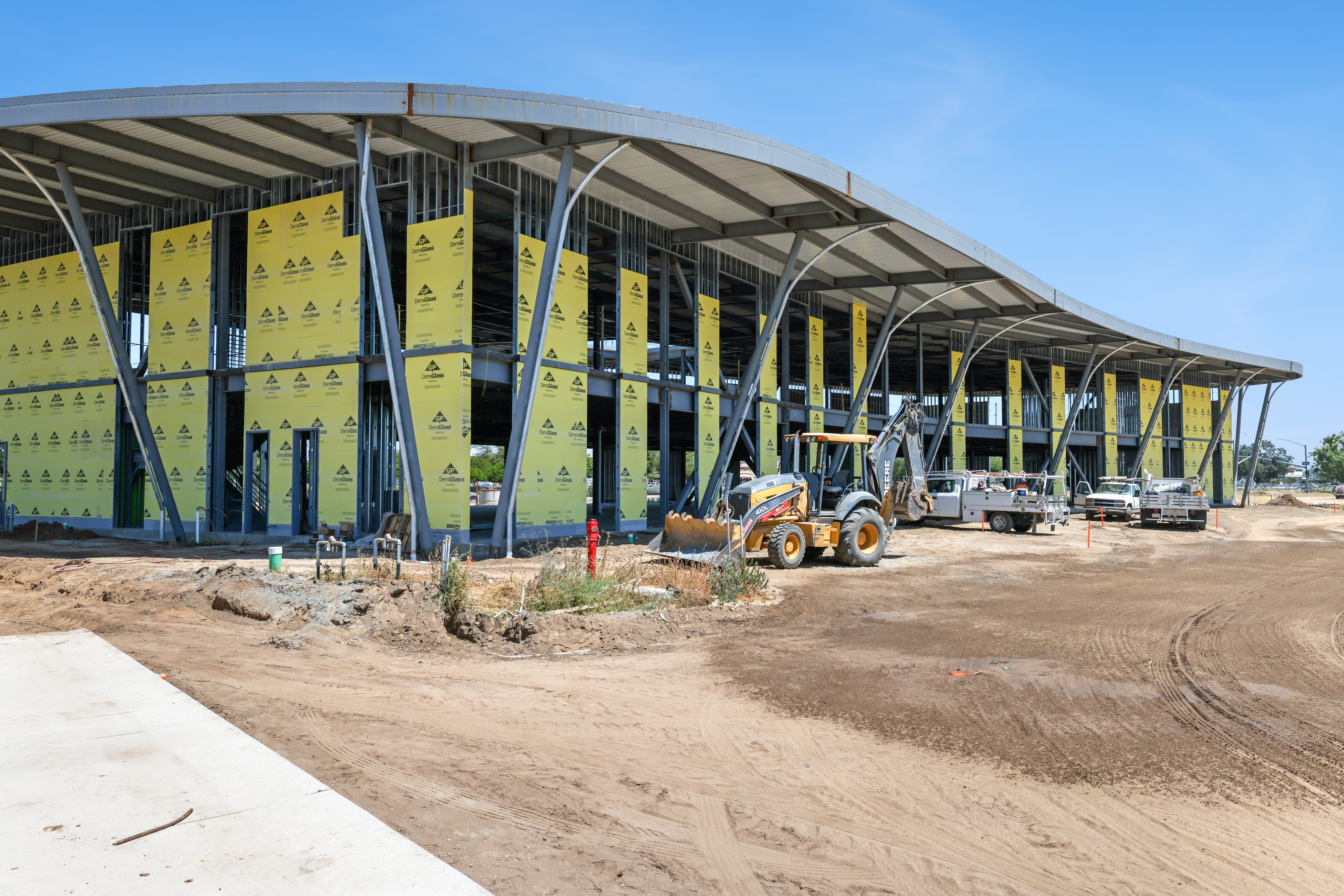 Herndon Pinnacle Office Complex, 700 W. Herndon Avenue, Clovis, CA 93612