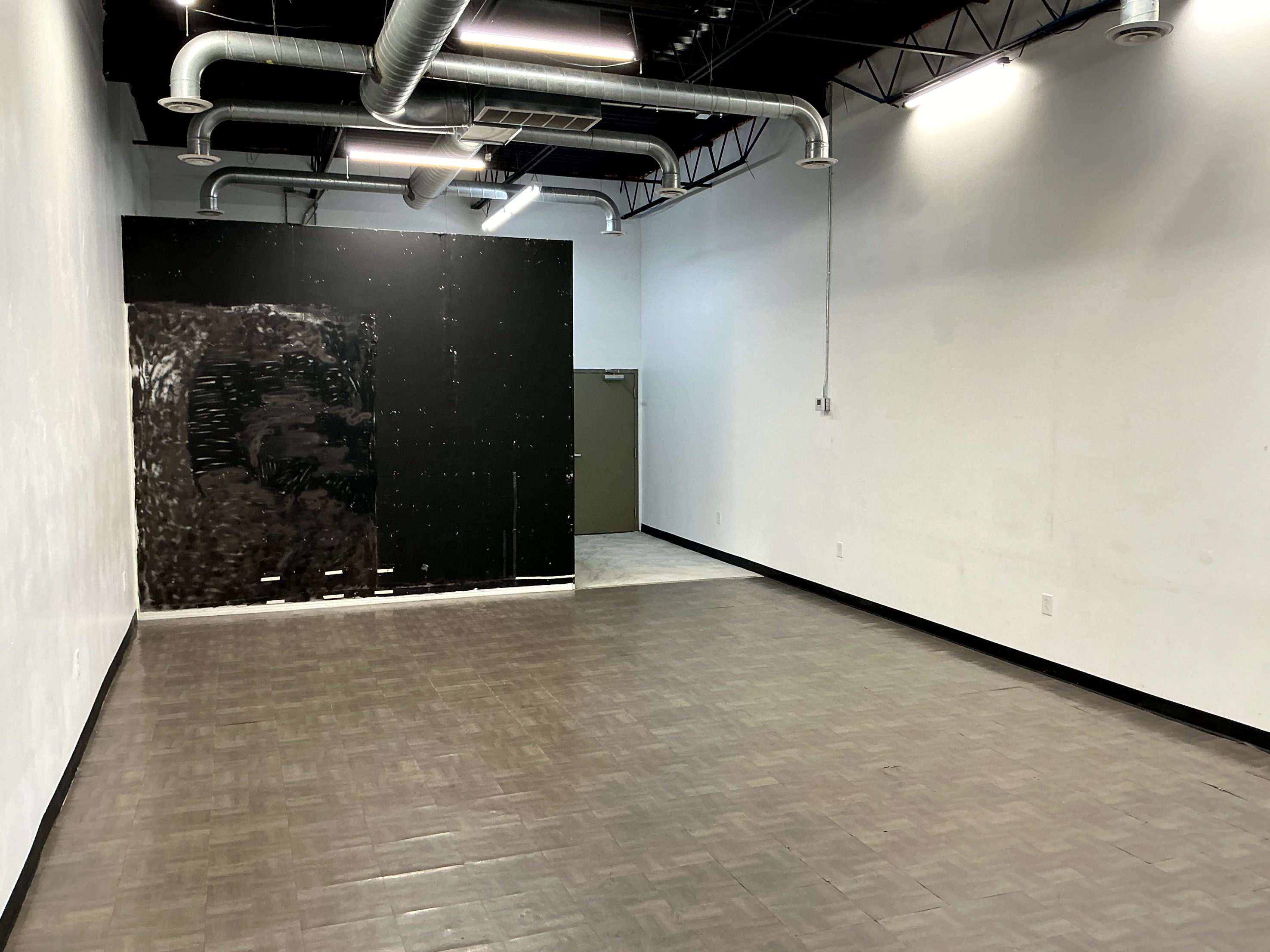890 sq ft Southside Columbus retail or office space! 1505 Frebis Ave, Unit D, 1505 Frebis Avenue, Columbus, OH 43206