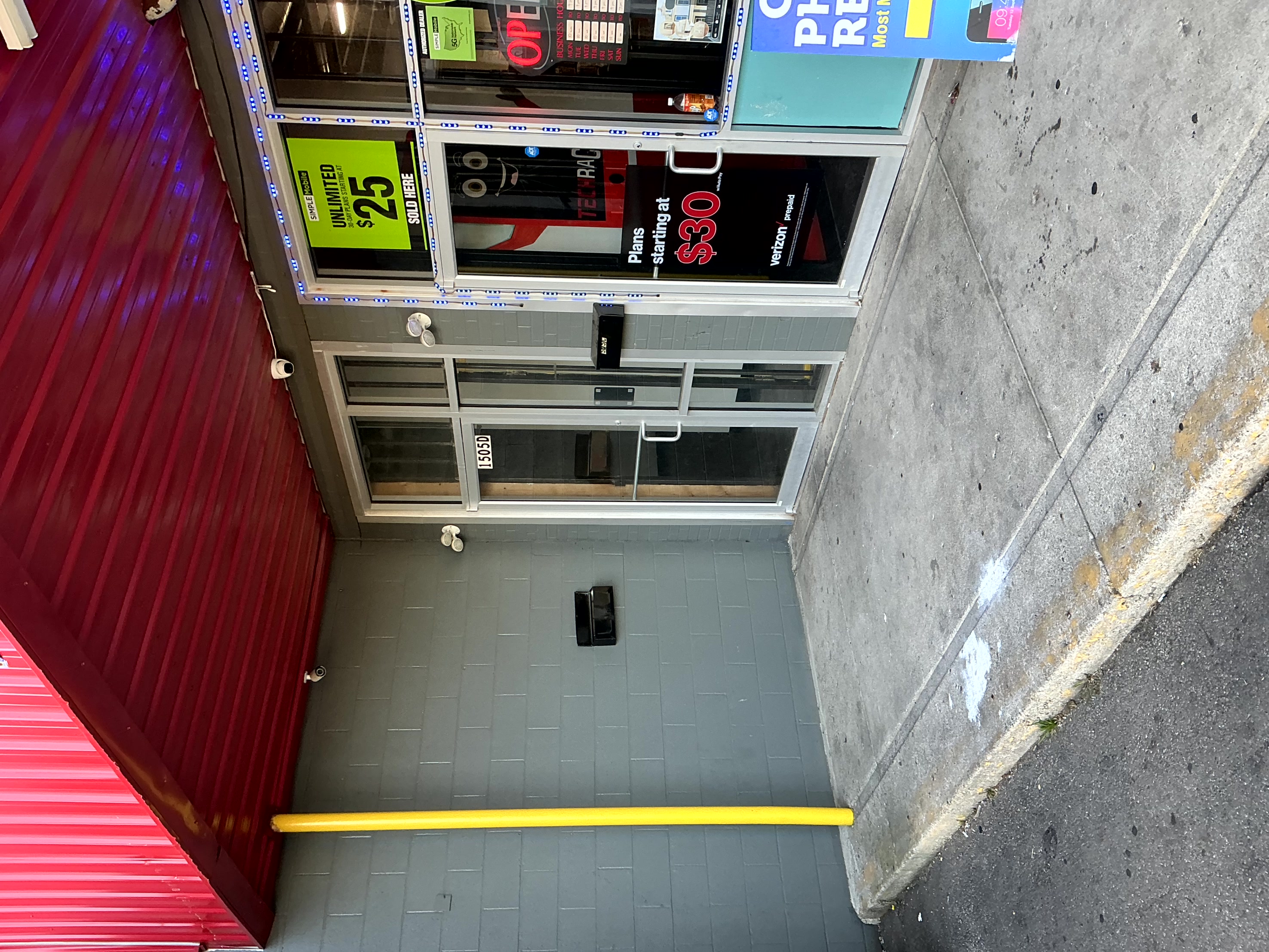 890 sq ft Southside Columbus retail or office space! 1505 Frebis Ave, Unit D, 1505 Frebis Avenue, Columbus, OH 43206