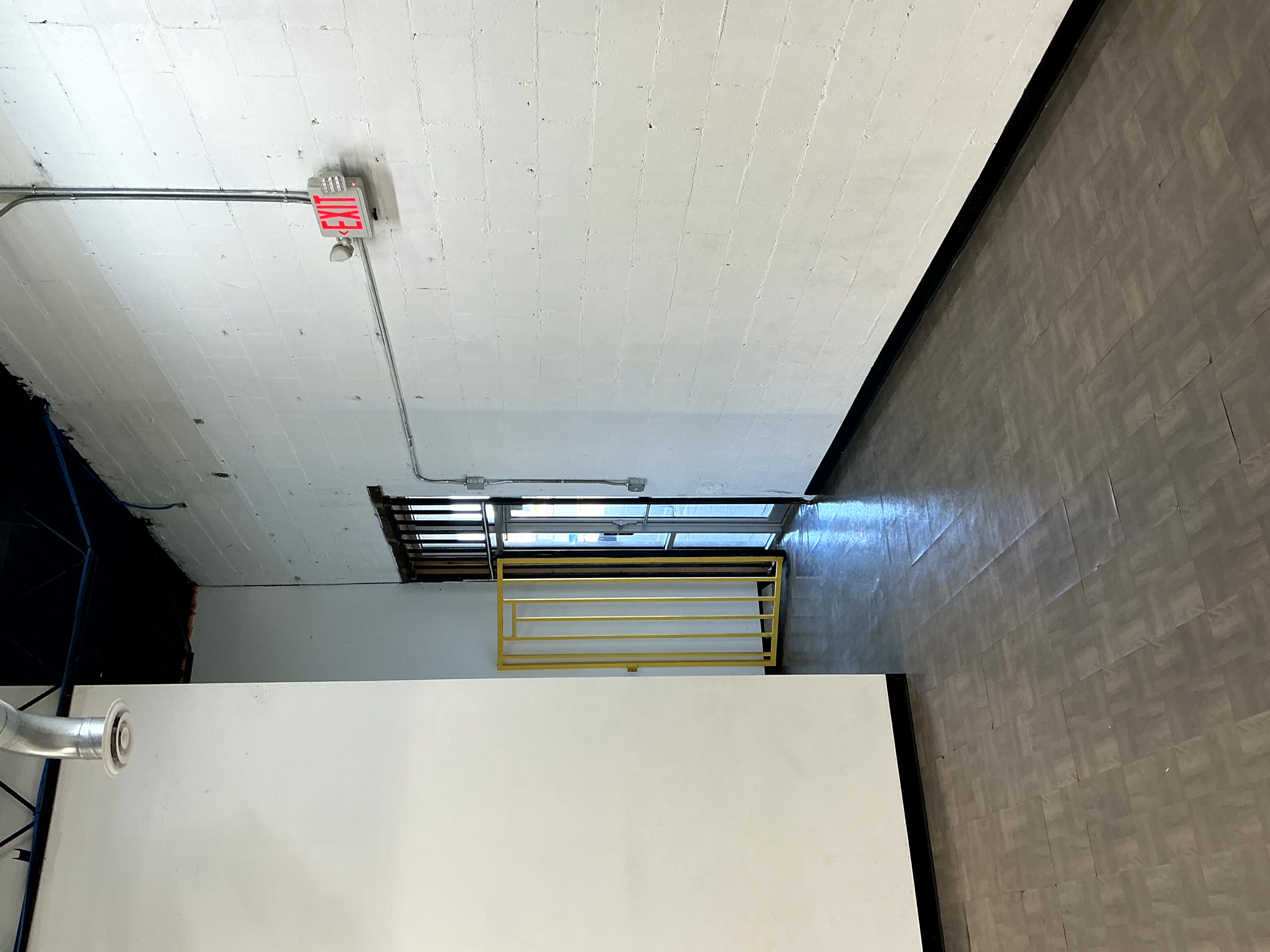 890 sq ft Southside Columbus retail or office space! 1505 Frebis Ave, Unit D, 1505 Frebis Avenue, Columbus, OH 43206