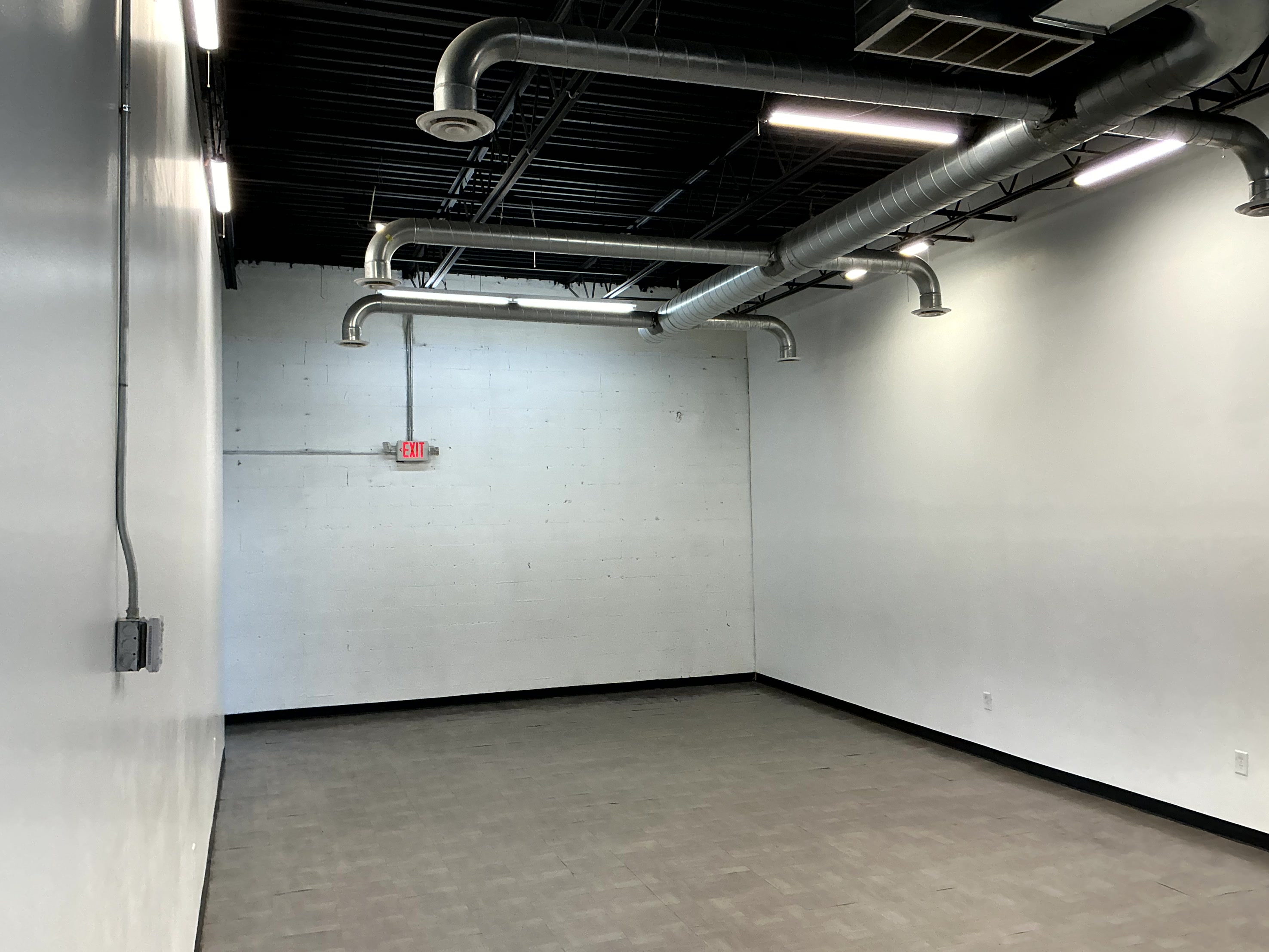 890 sq ft Southside Columbus retail or office space! 1505 Frebis Ave, Unit D, 1505 Frebis Avenue, Columbus, OH 43206