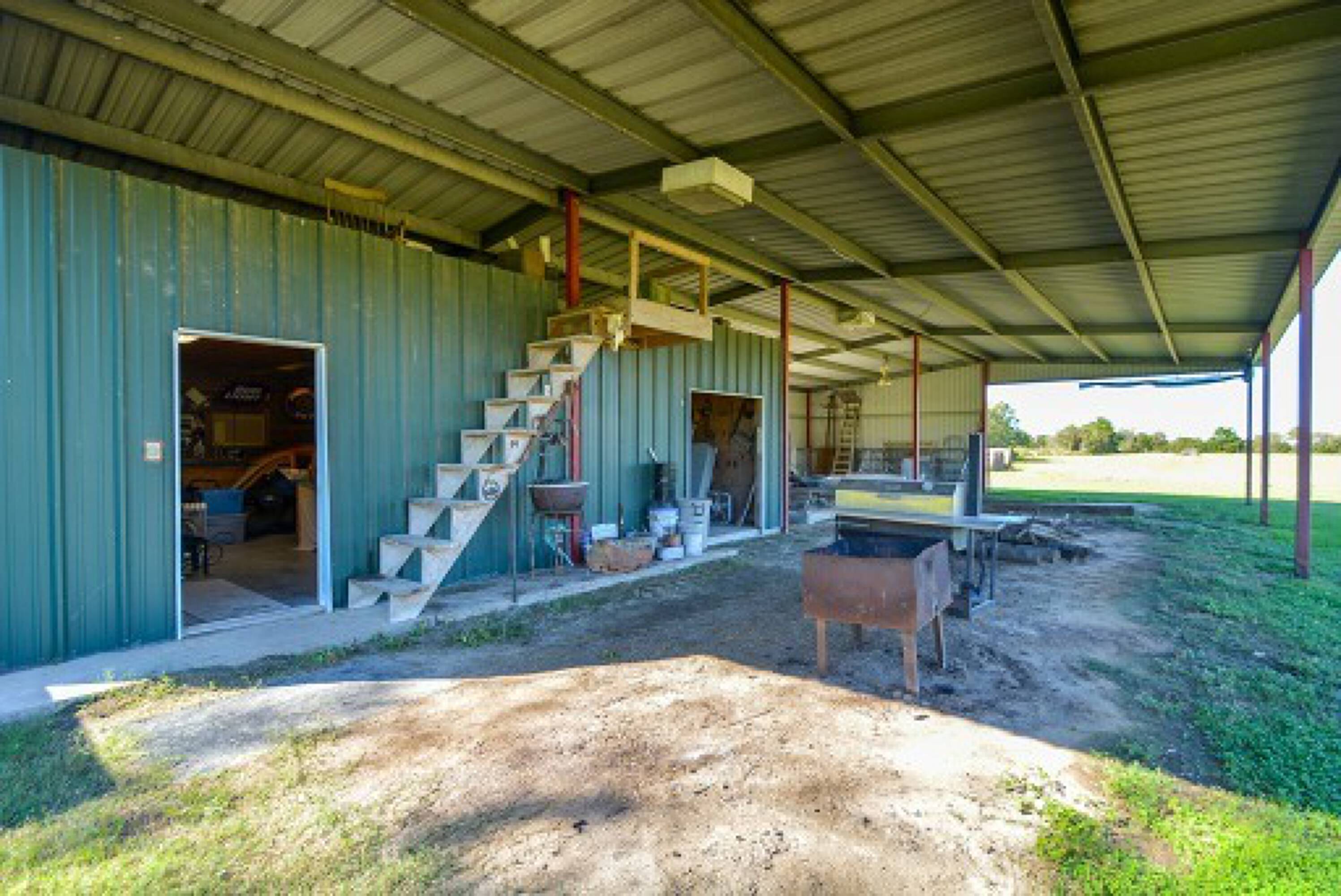 405 Krenek Rd - 9+ AC Unrestricted Land with Office, Northeast Outlier Submarket, 405 Krenek Road, Crosby, TX 77532