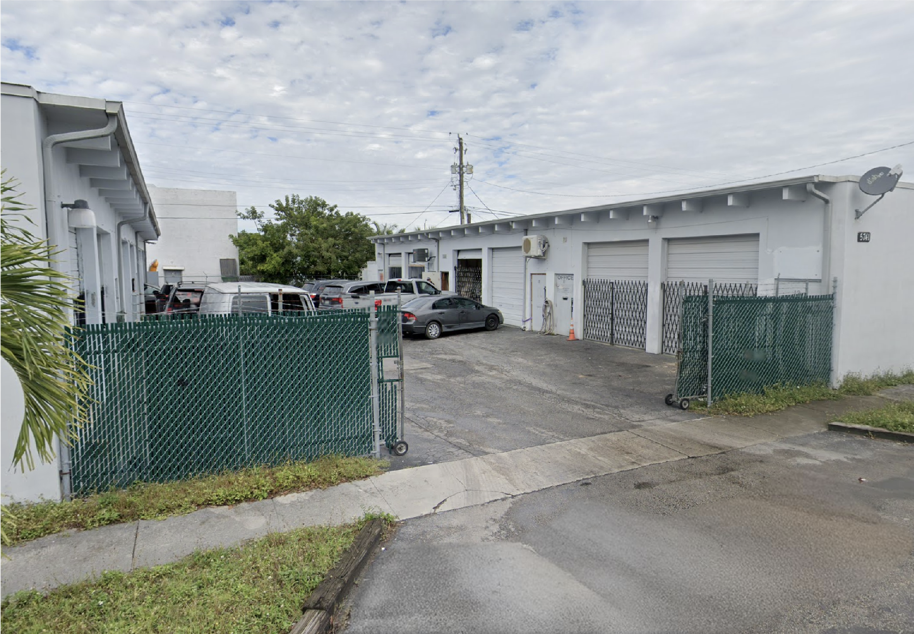 5741 Dawson St • Hollywood, FL
