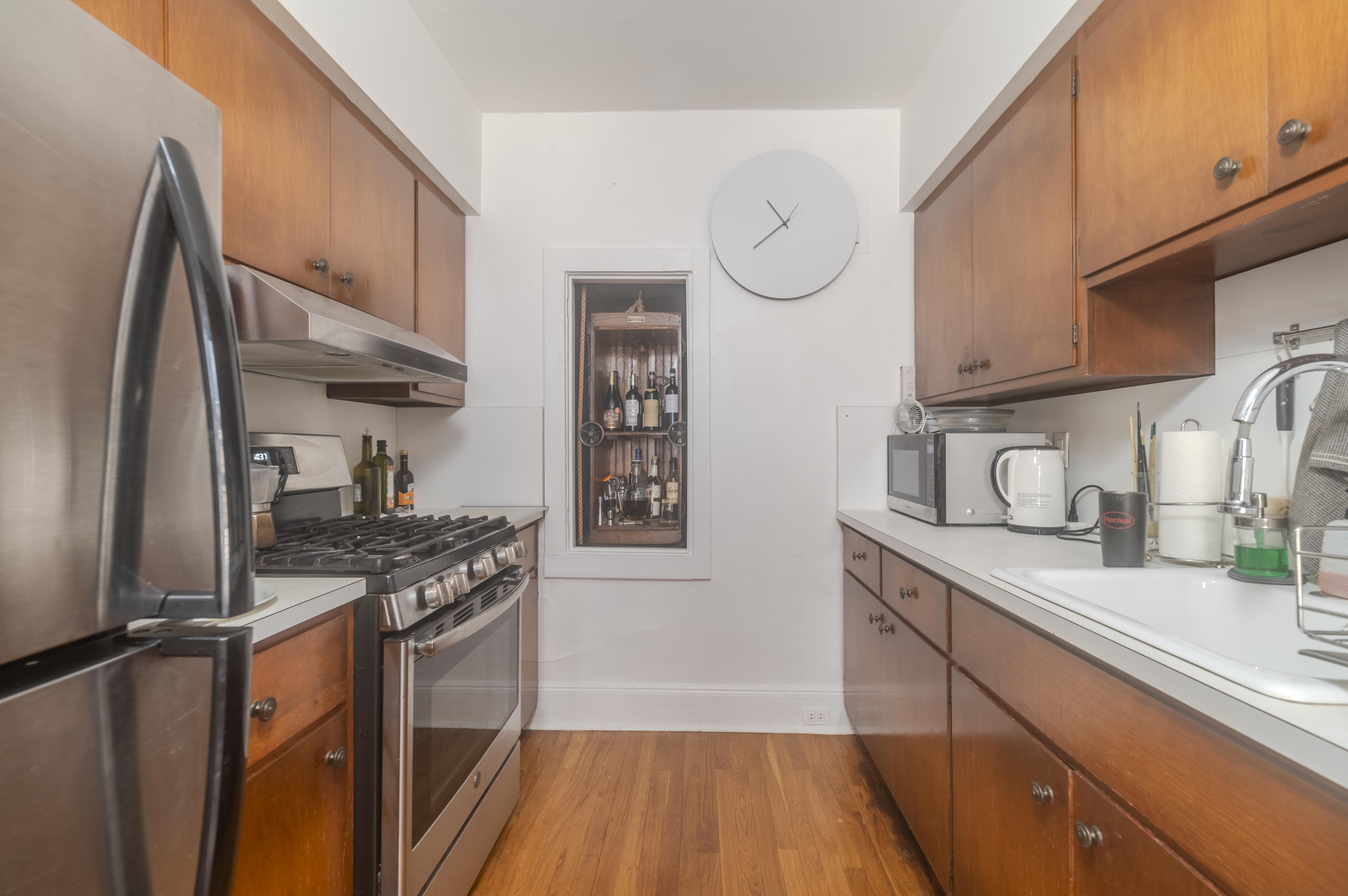 43-20 Hamilton Place, Douglaston NY 11363, 43-20 Hamilton Place, Queens, NY 11363