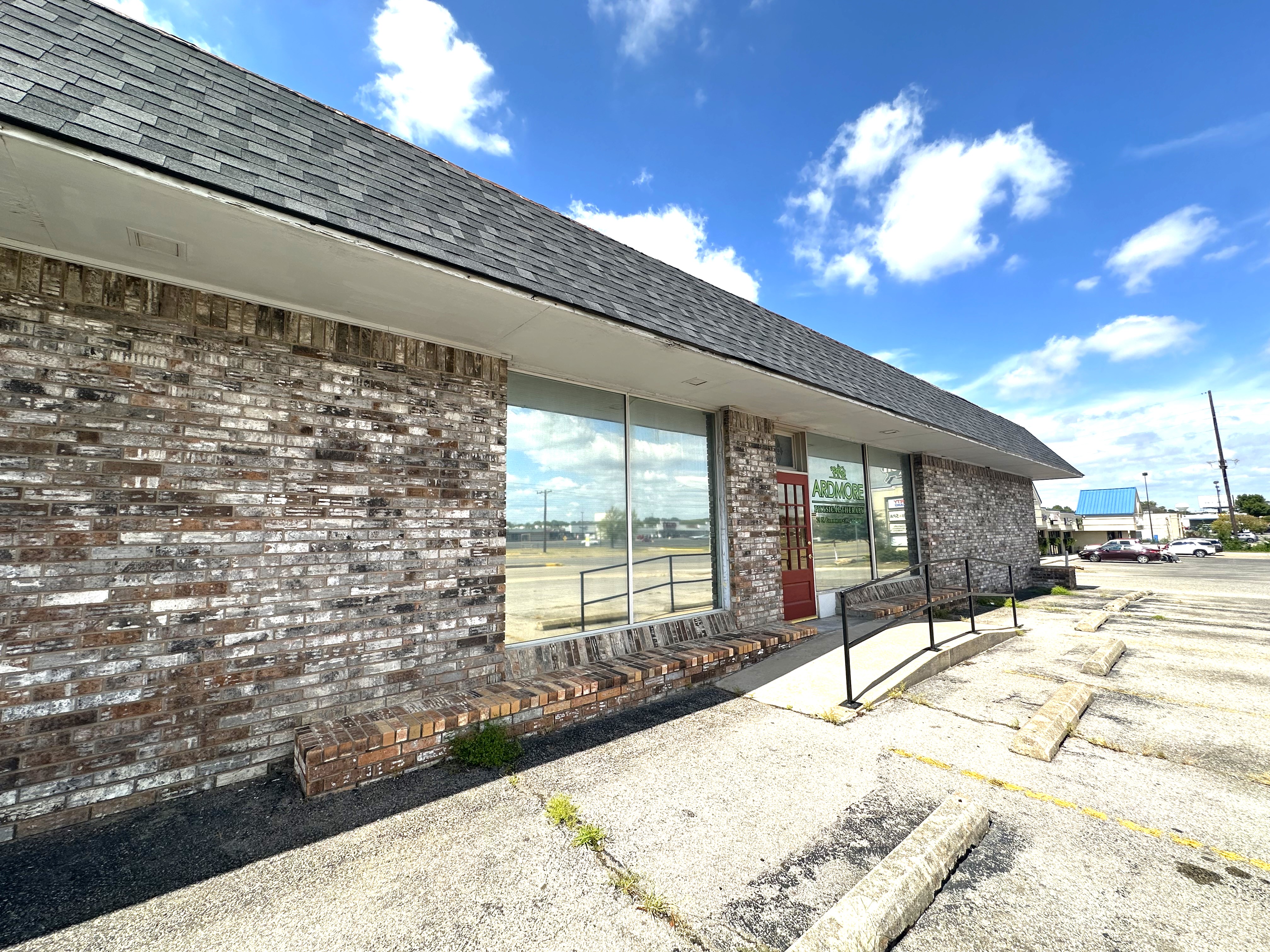 Commercial Building in Ardmore
