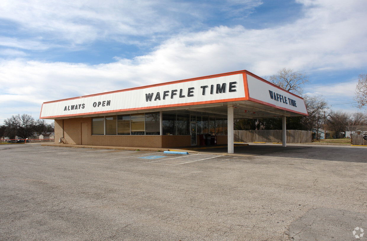 Former Starbucks available for Purchase, 2009 Maurine Street, Wichita Falls, TX 76306