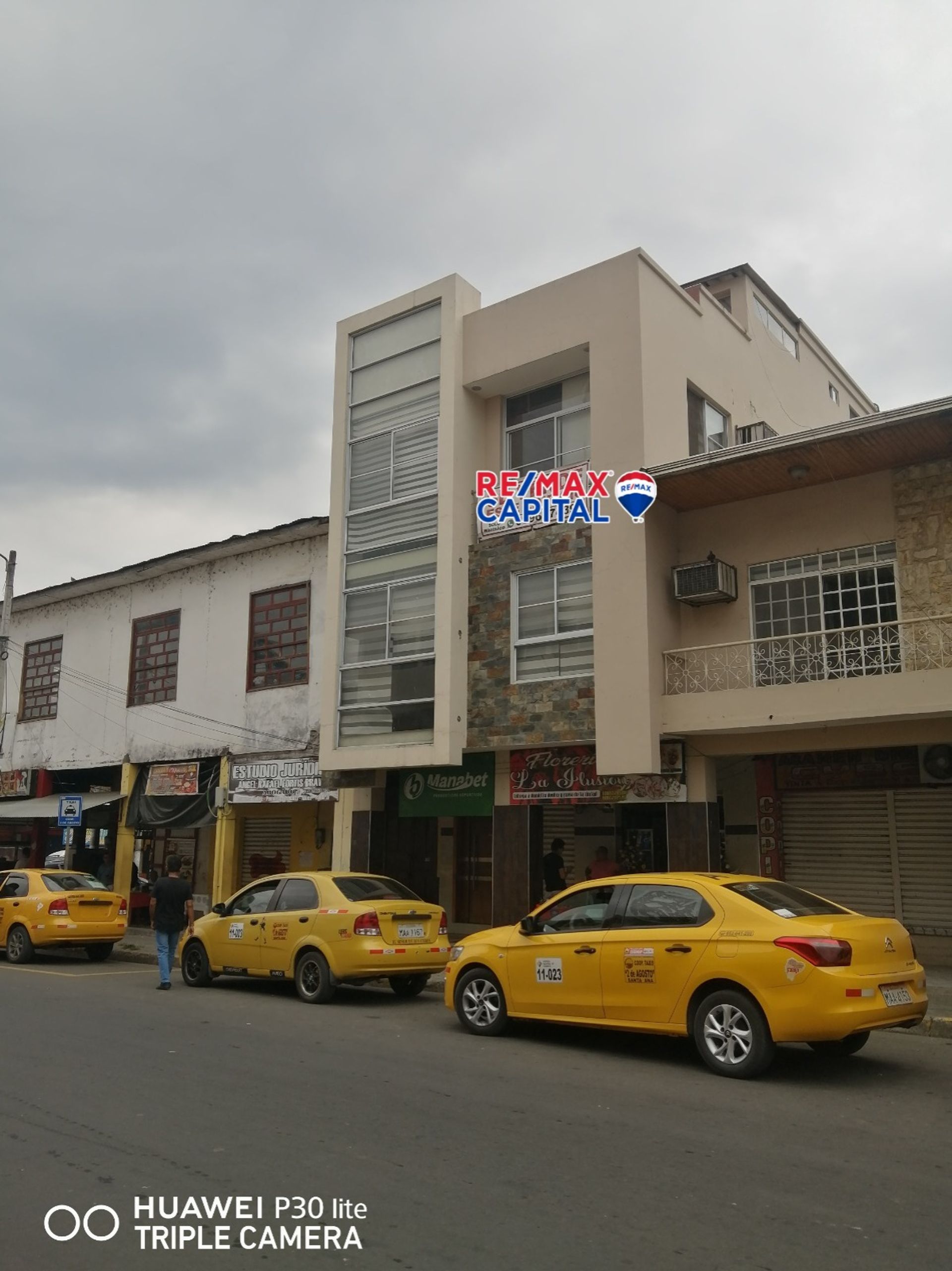 VENTA DE EDIFICIO COMERCIAL EN SANTA ANA MANABI