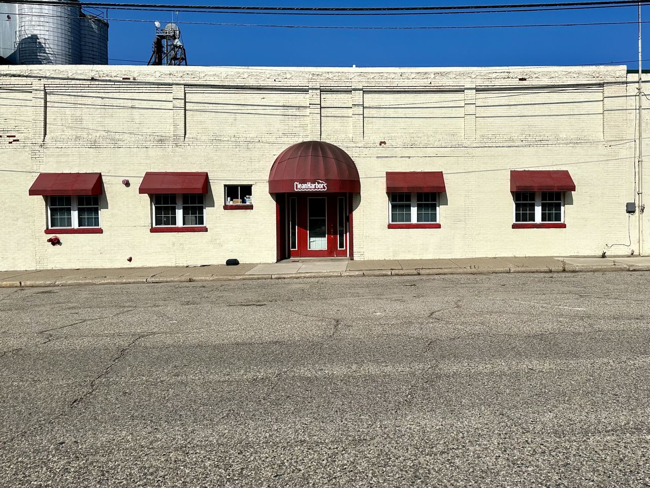 Industrial Warehouse Ithaca, MI, 212 South Pine River Street, Ithaca, MI 48847