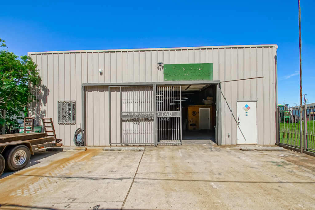 Best Warehouse Location in NOLA!, 438 Iris Avenue, Jefferson, LA 70121